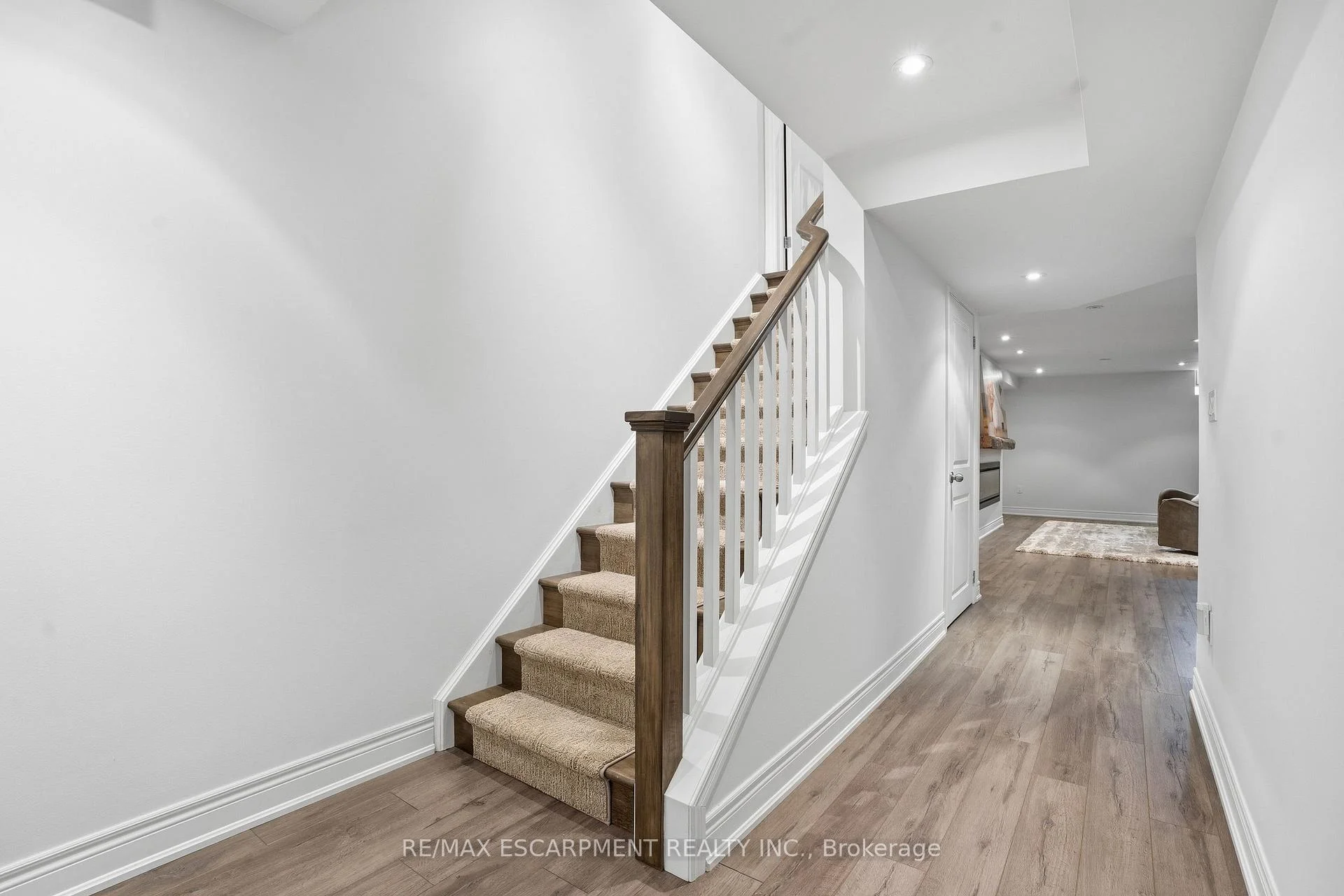 Photo 56 of Unit 40, 441 Stonehenge Drive, Hamilton, Meadowlands — HOMEH