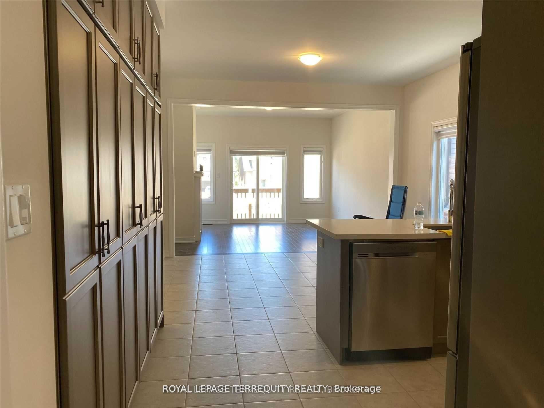 Photo 3 of 38 Pietrowski Drive, Georgina, Keswick North — HOMEH