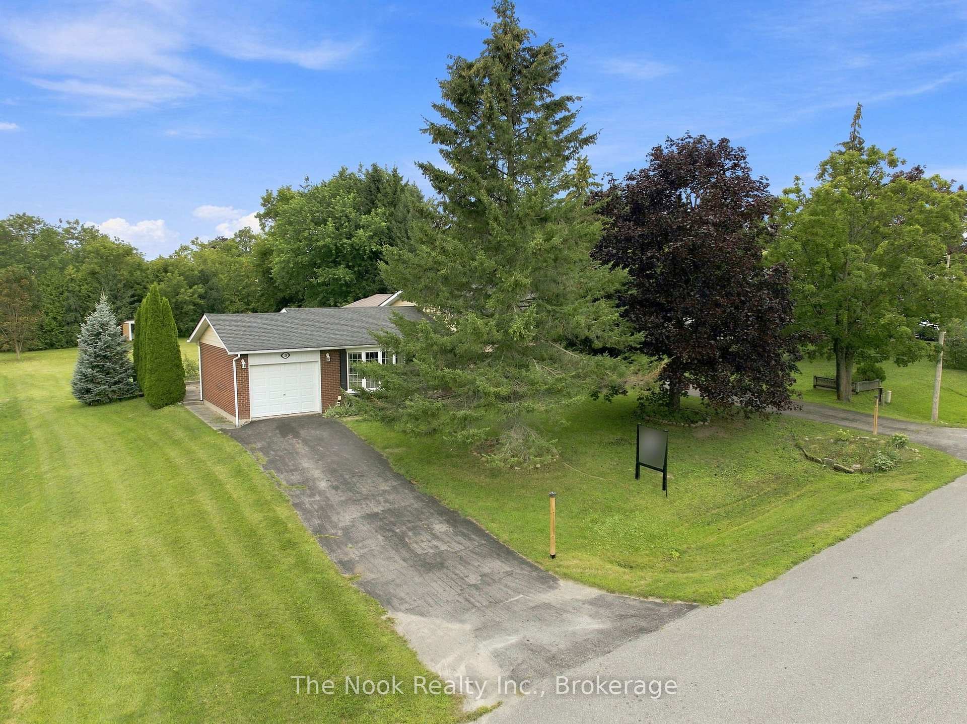 Photo 6 of 24 Cedar Ridge Drive, Kawartha Lakes, Mariposa — HOMEH