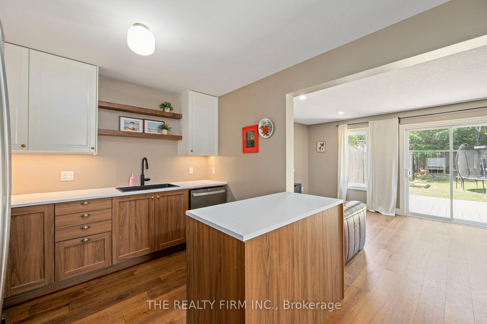 Photo 10 of 27 Leesboro Trail, Thames Centre, Thorndale — HOMEH
