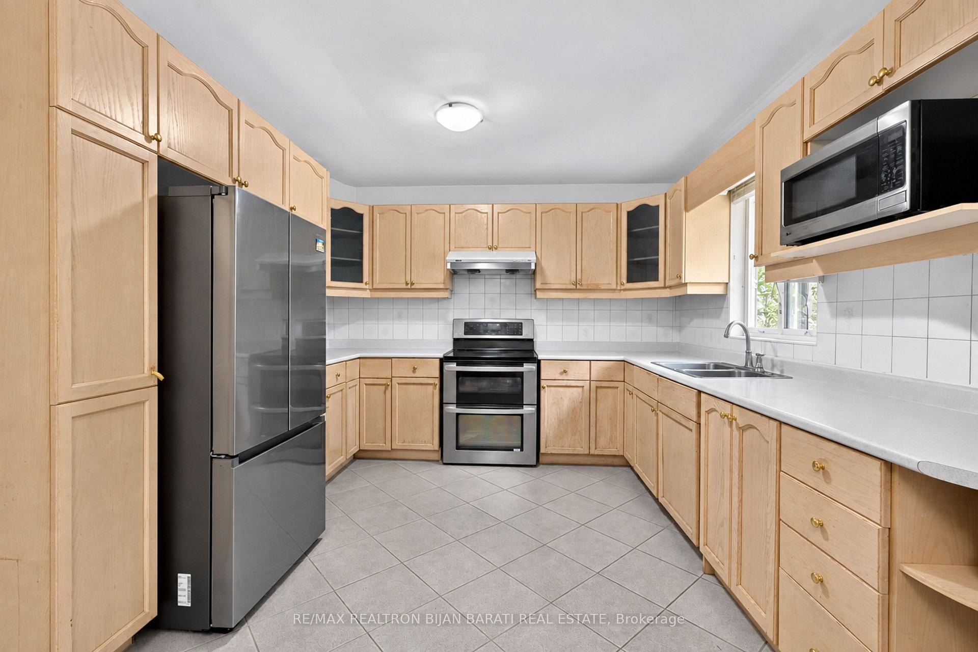 Photo 11 of 67 Princess Avenue, North York, Willowdale East — HOMEH