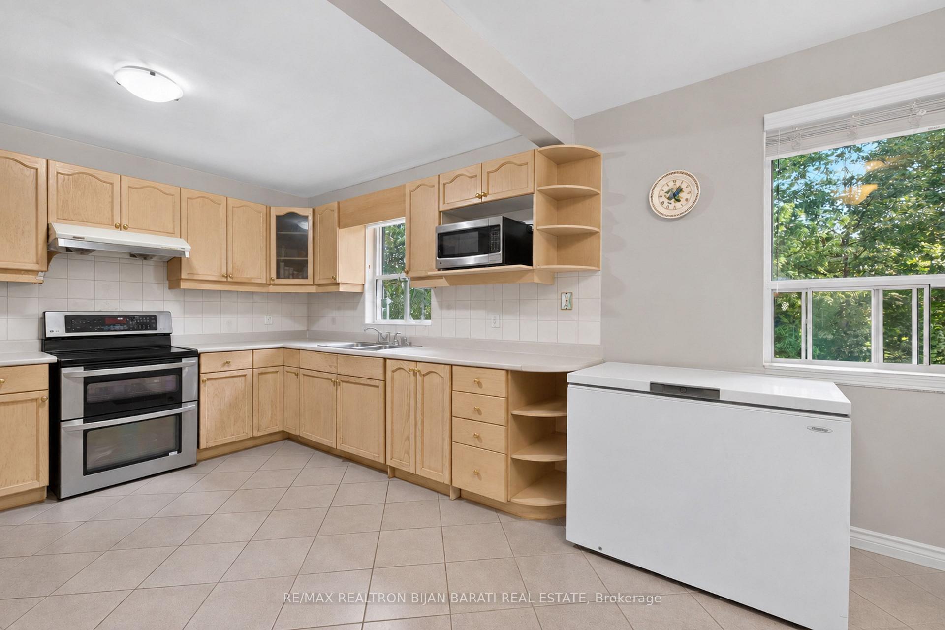 Photo 12 of 67 Princess Avenue, North York, Willowdale East — HOMEH