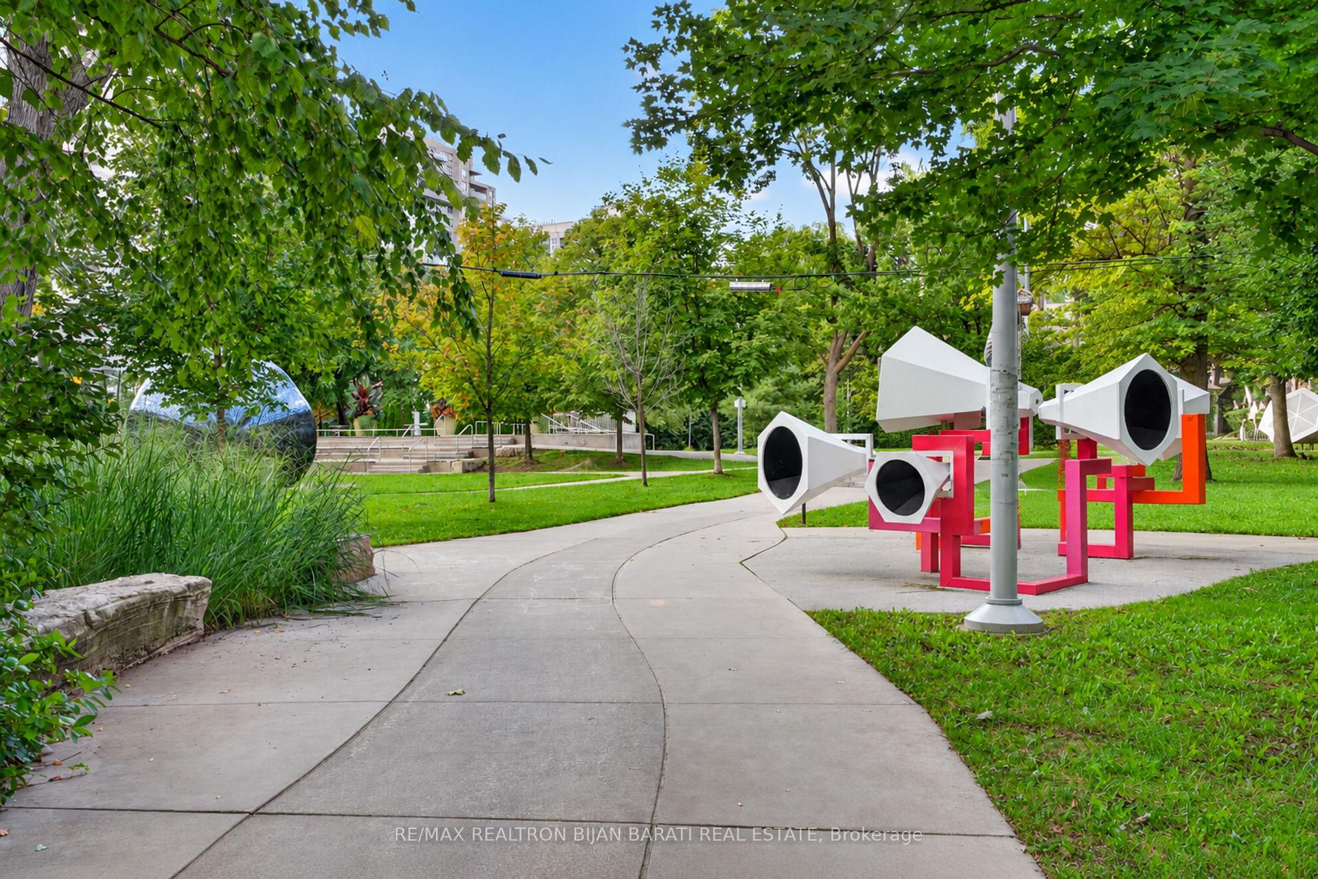 Photo 40 of 67 Princess Avenue, North York, Willowdale East — HOMEH