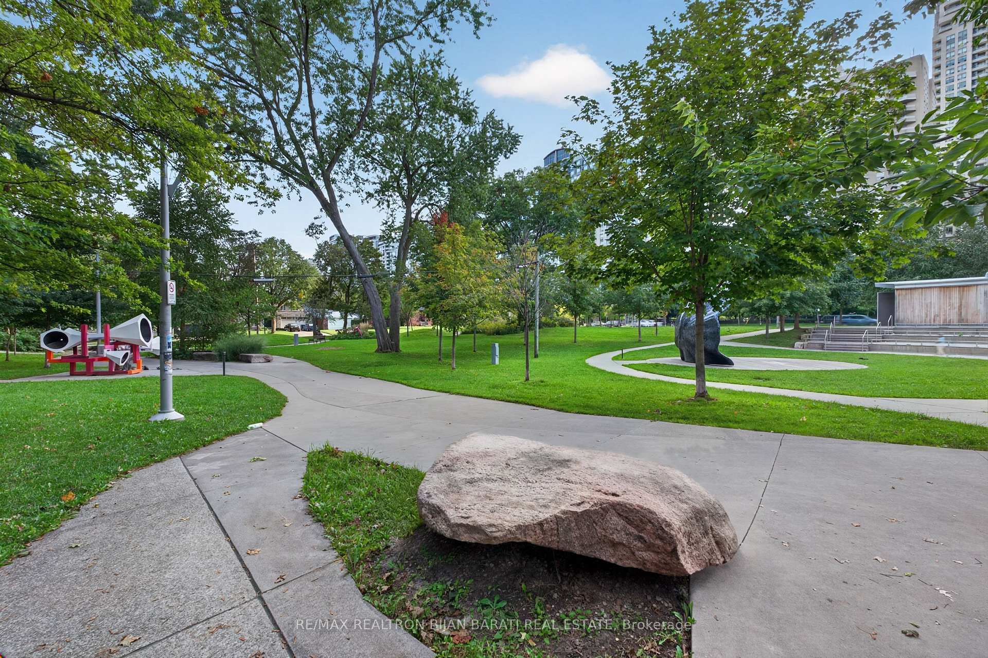 Photo 43 of 67 Princess Avenue, North York, Willowdale East — HOMEH