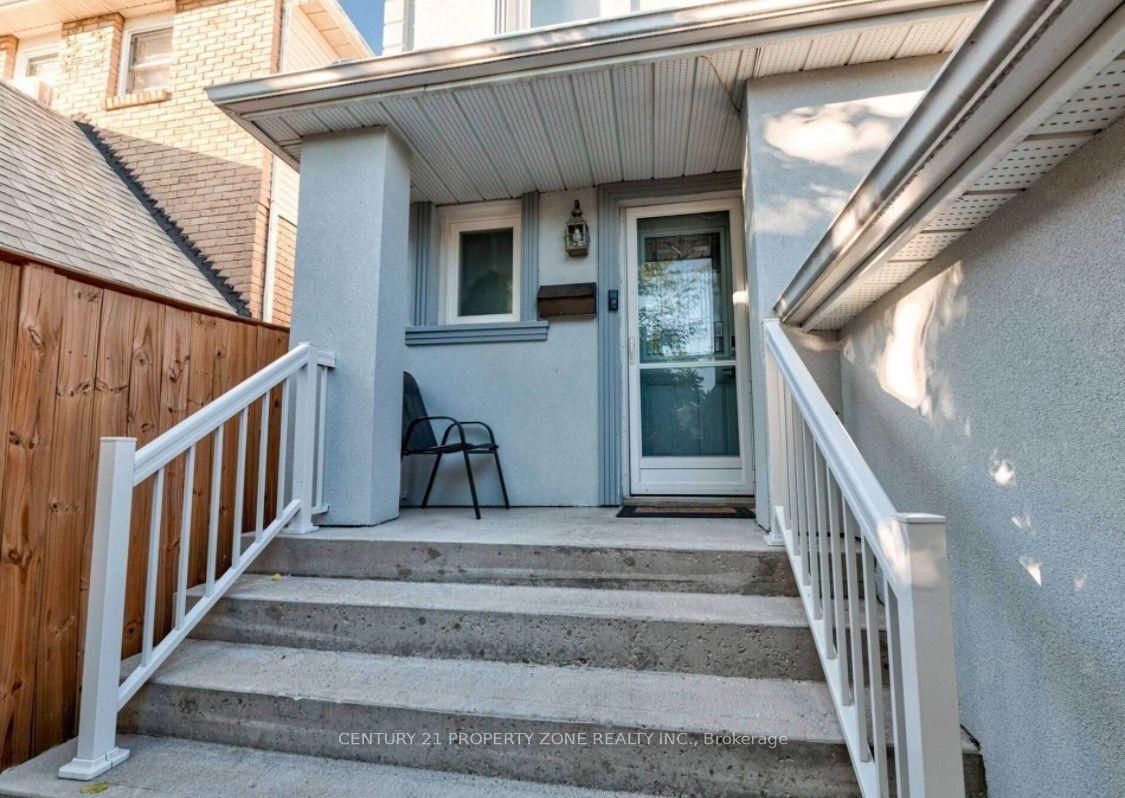 Photo 5 of 6 Roehampton Crescent W, Brampton, Brampton South — HOMEH