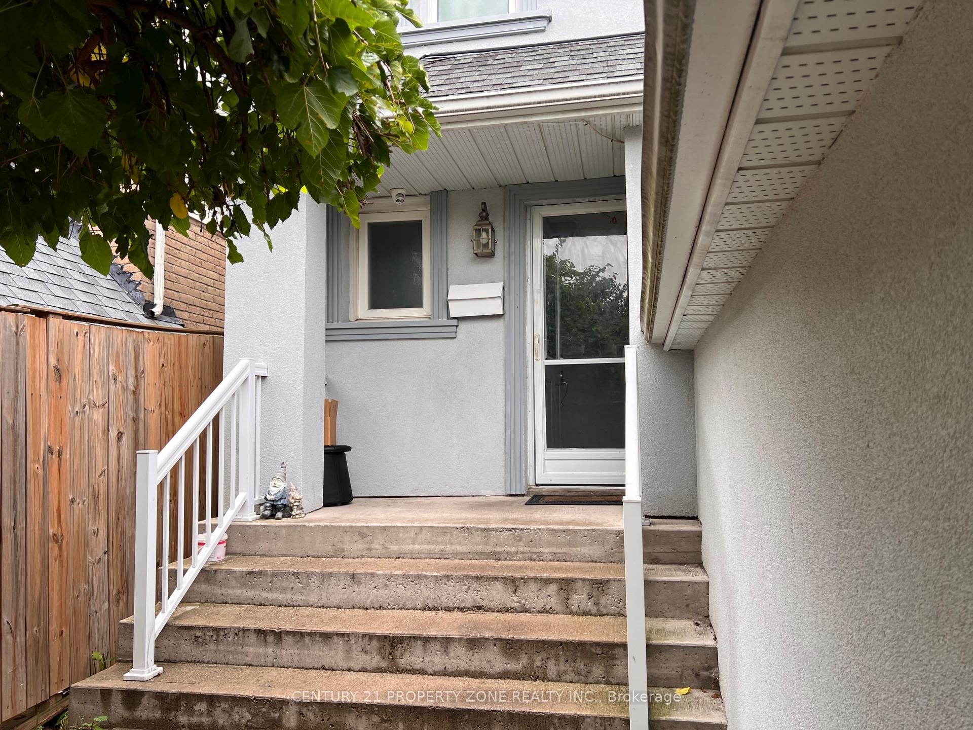 Photo 6 of 6 Roehampton Crescent W, Brampton, Brampton South — HOMEH