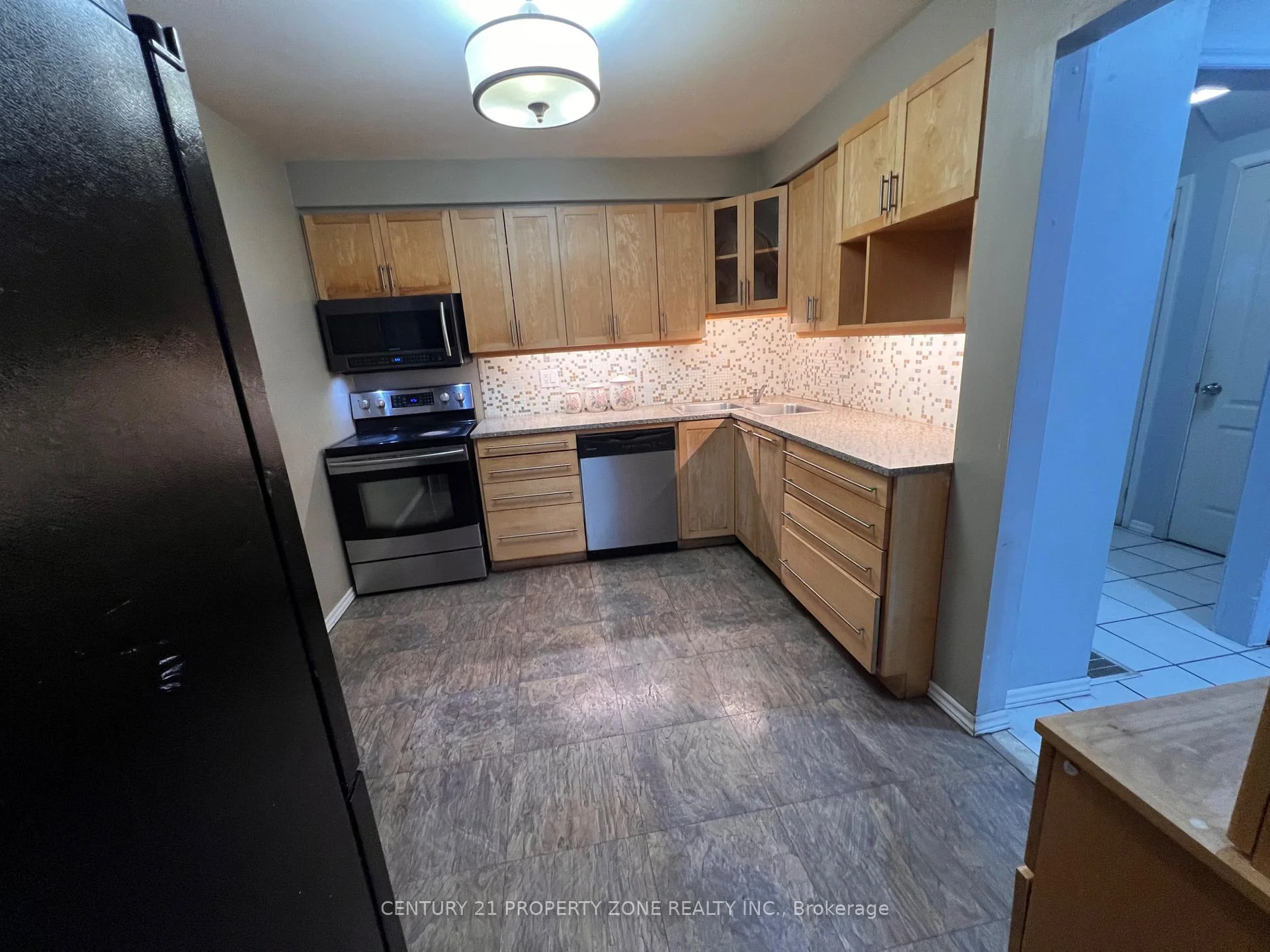 Photo 28 of 6 Roehampton Crescent W, Brampton, Brampton South — HOMEH