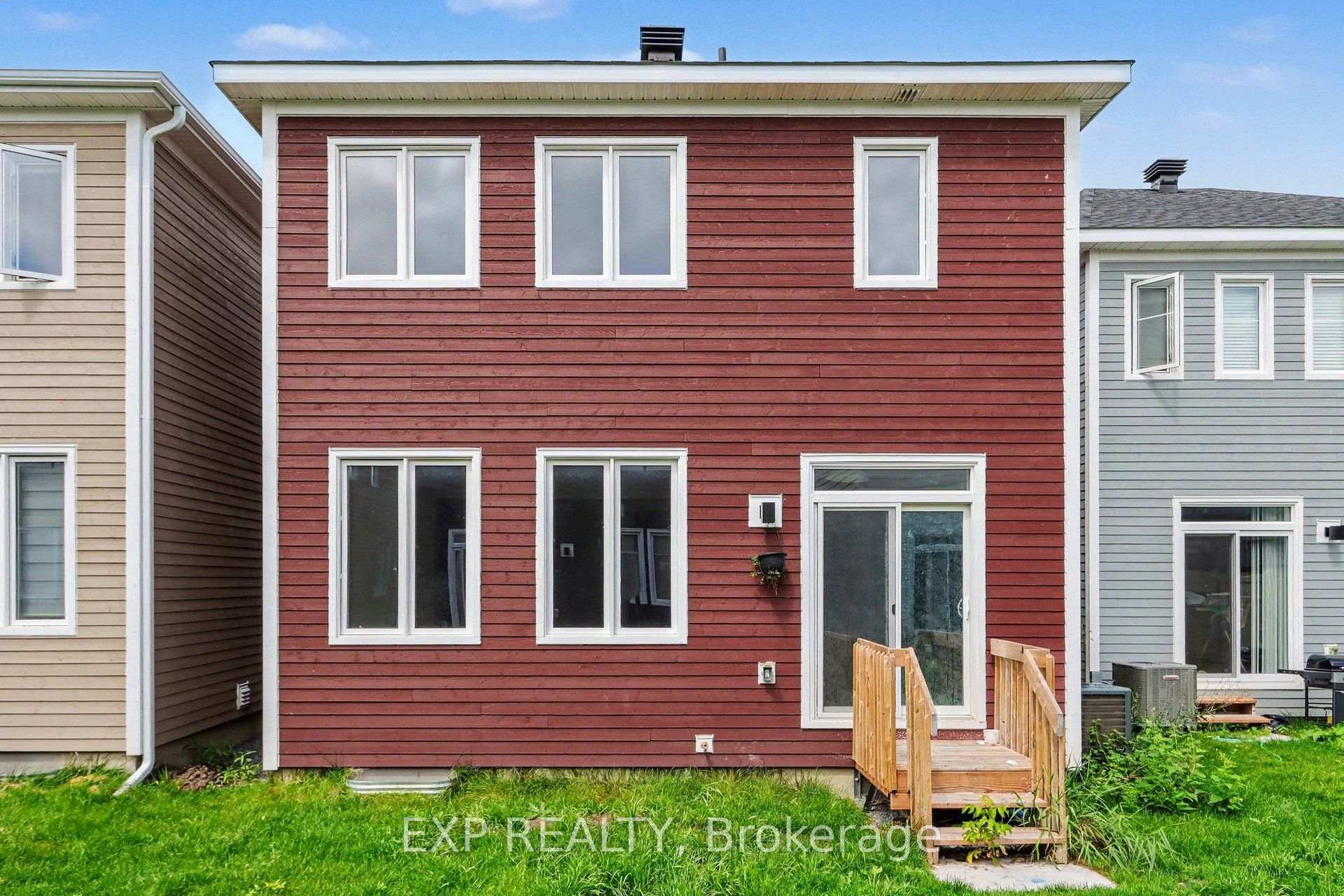 Photo 20 of 64 Hackamore Crescent, Ottawa, Goulbourn Twp From Franktown Rd/South To Rideau — HOMEH