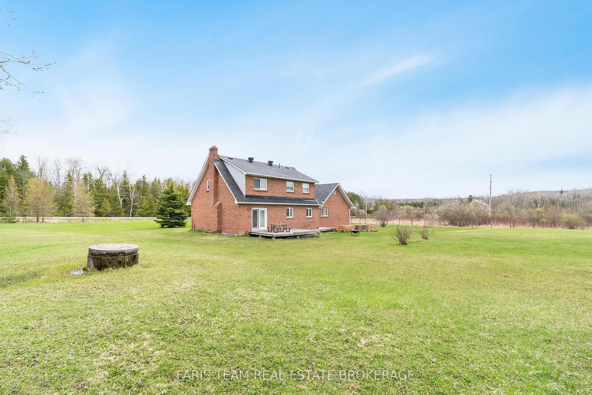 Photo 34 of 2104 Newton Street, Tay, Rural Tay — HOMEH