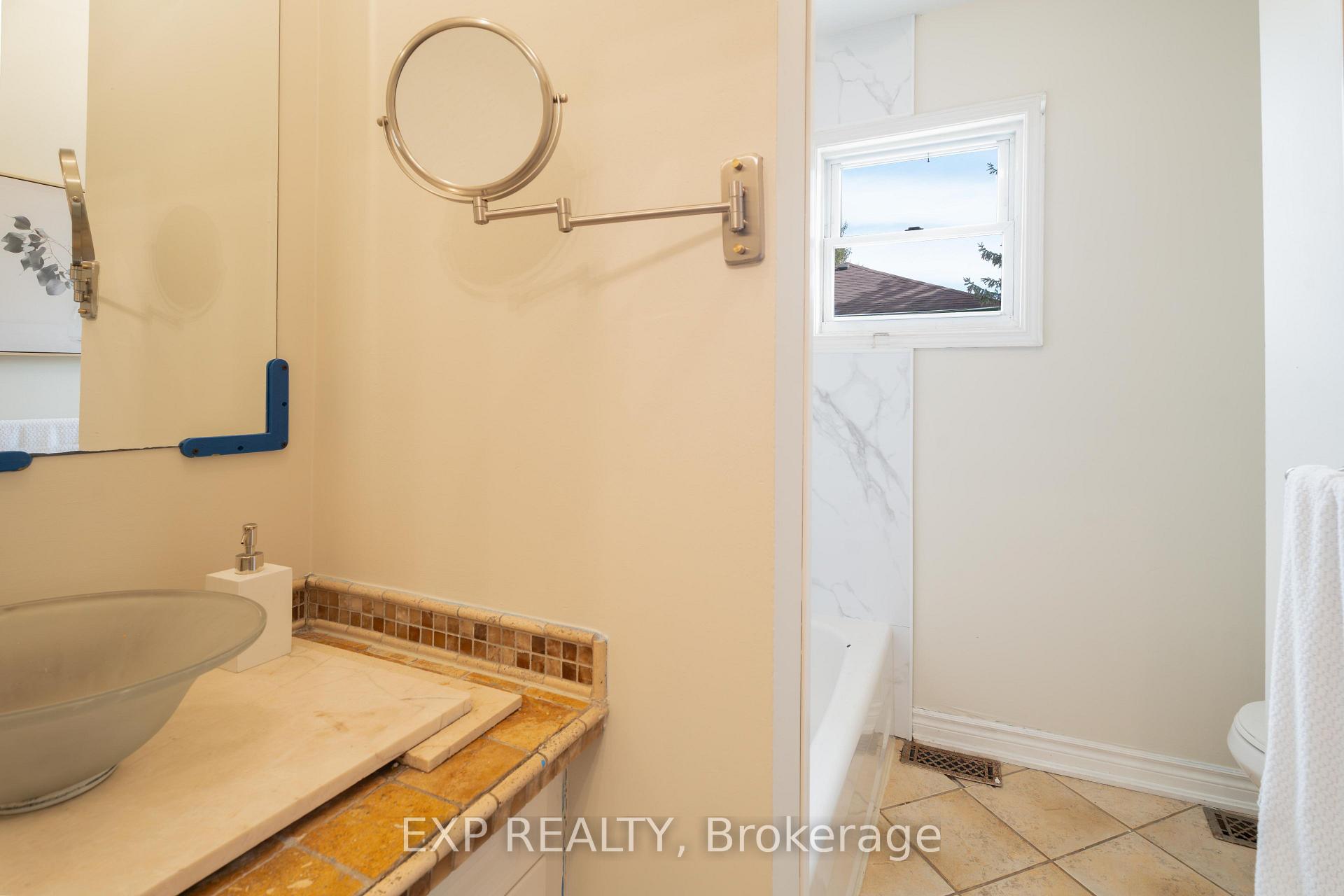 Photo 20 of 97 Park Road S, Oshawa, Vanier — HOMEH