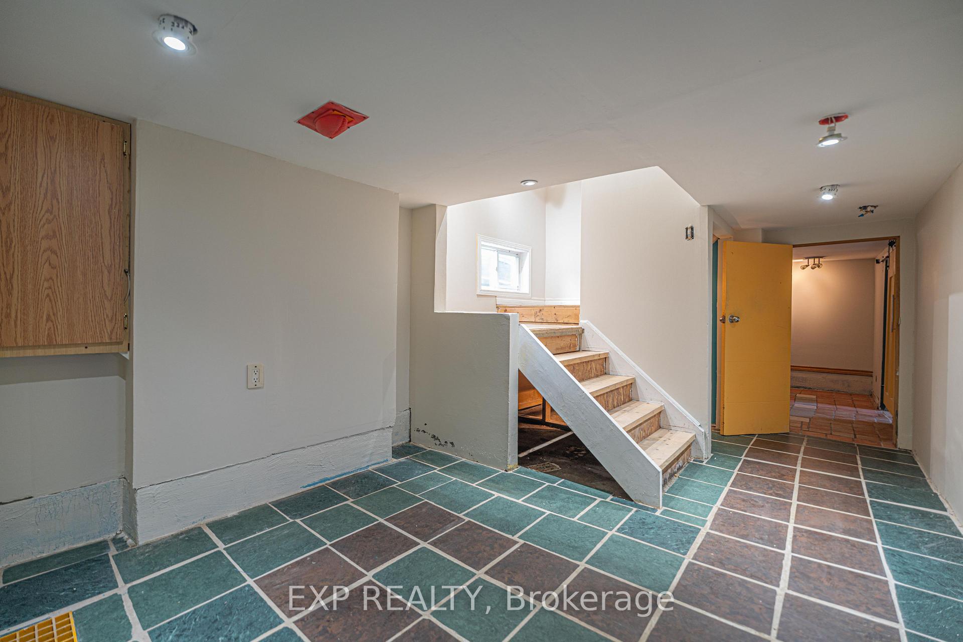 Photo 32 of 97 Park Road S, Oshawa, Vanier — HOMEH