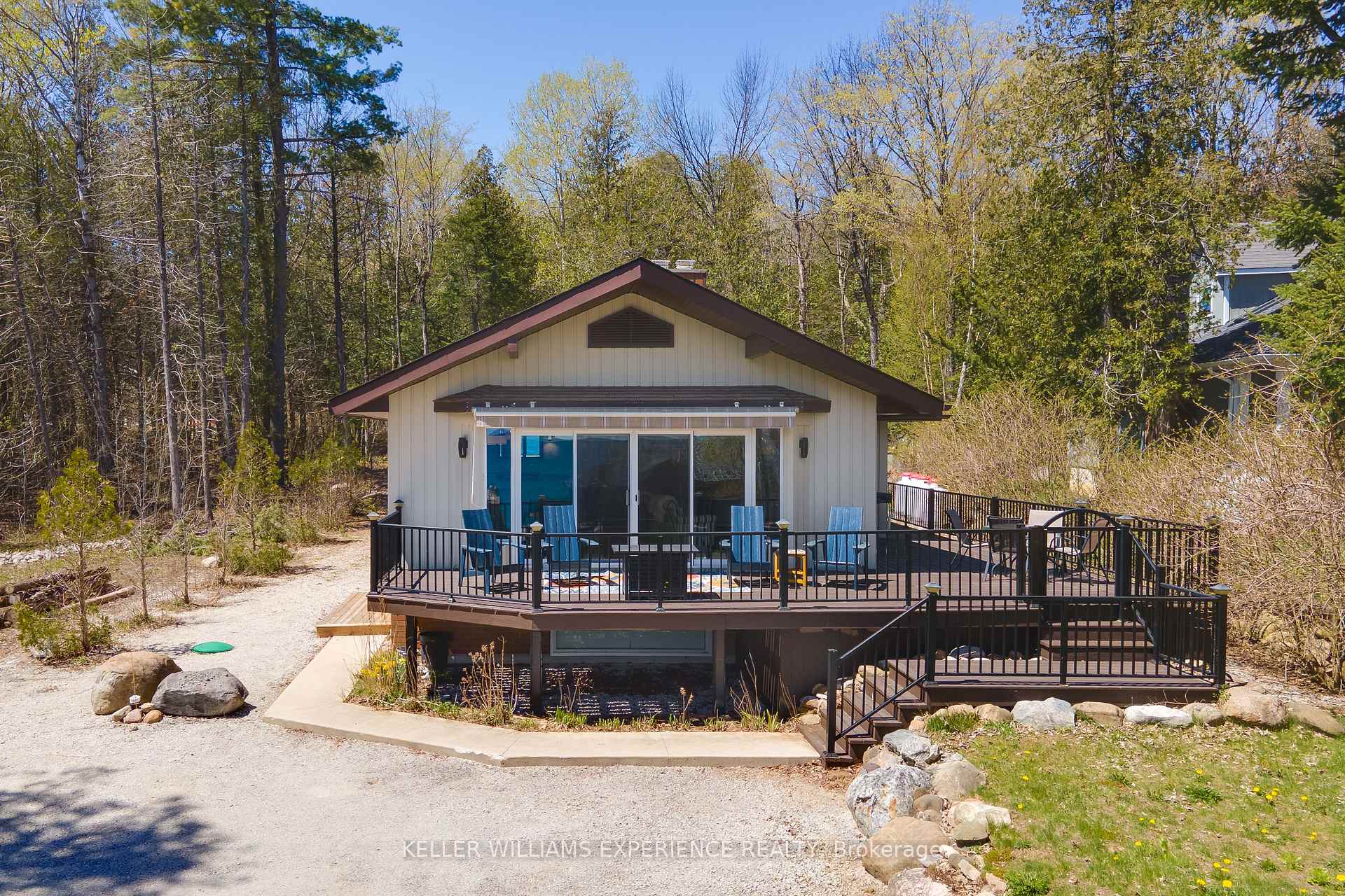Photo 3 of 328 Cedar Avenue, Meaford — HOMEH