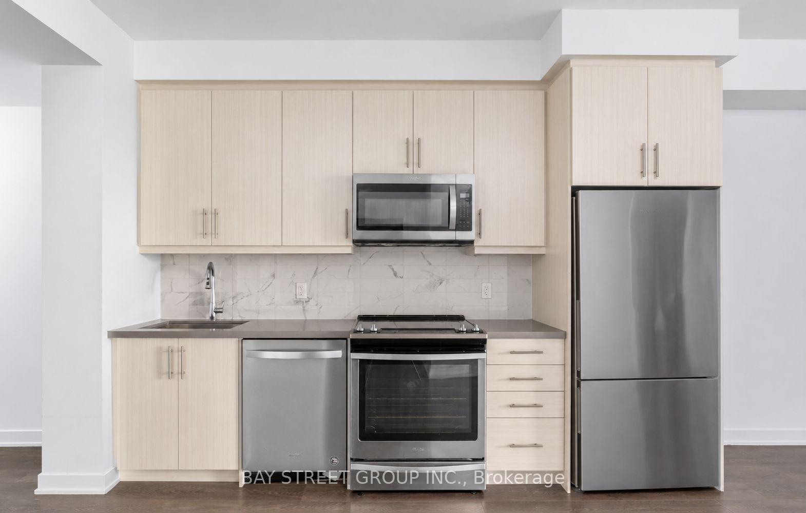 Photo 6 of Unit 503, 85 Oneida Crescent, Richmond Hill, Langstaff — HOMEH