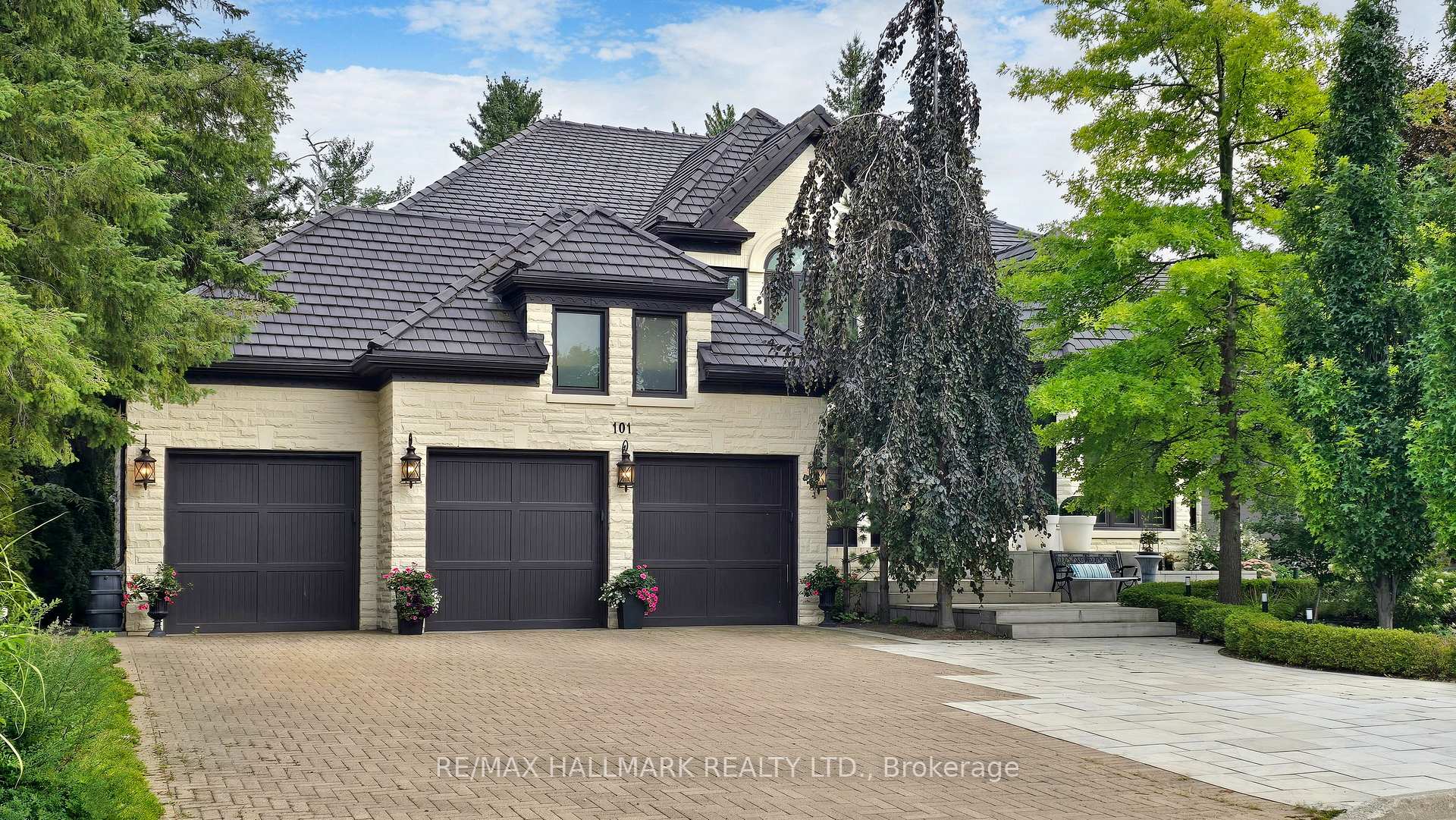 Photo 2 of 101 Longview Crescent, Vaughan, Islington Woods — HOMEH