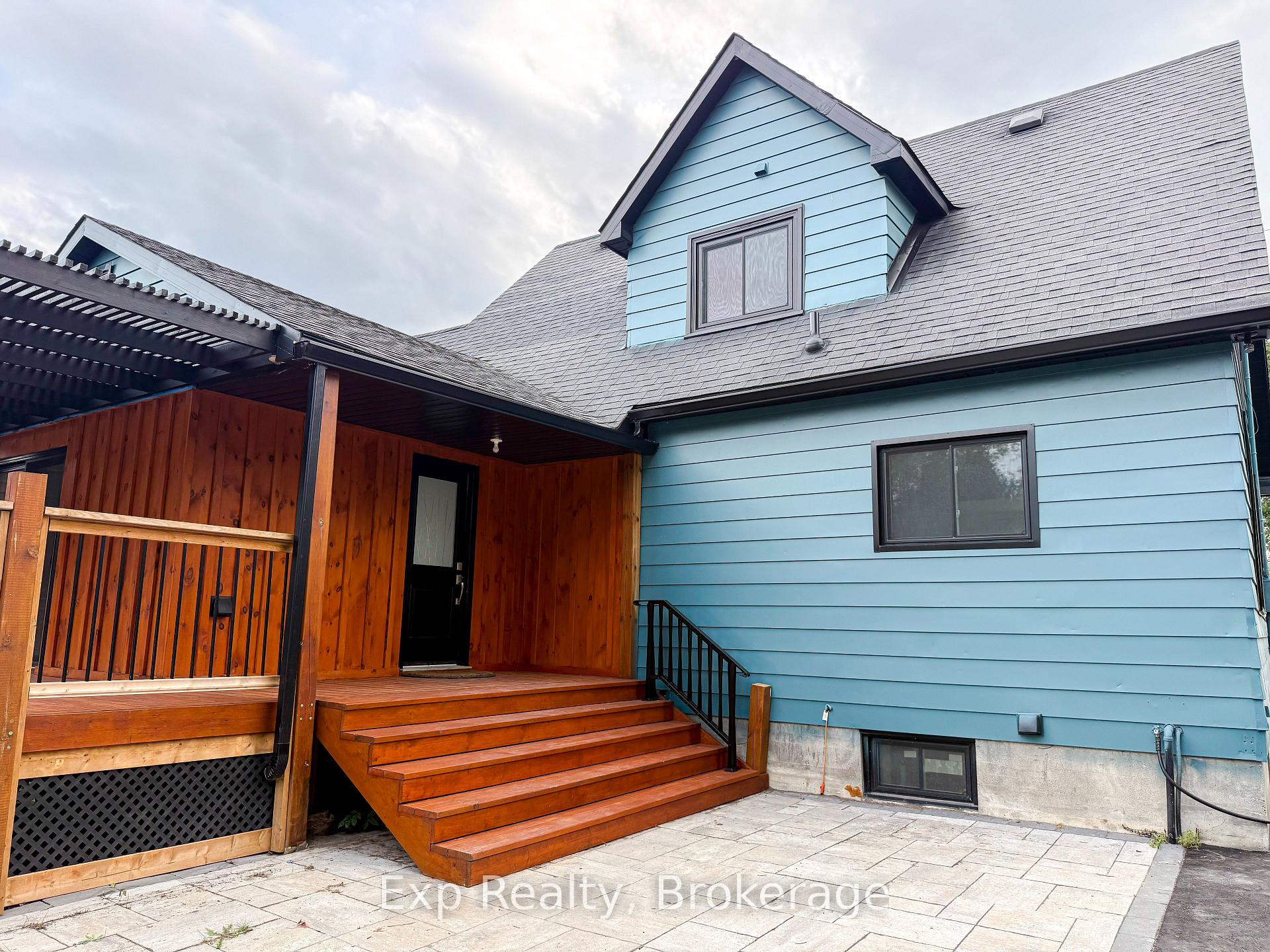 Photo 3 of 508 Ashley Street, Belleville, Thurlow Ward — HOMEH