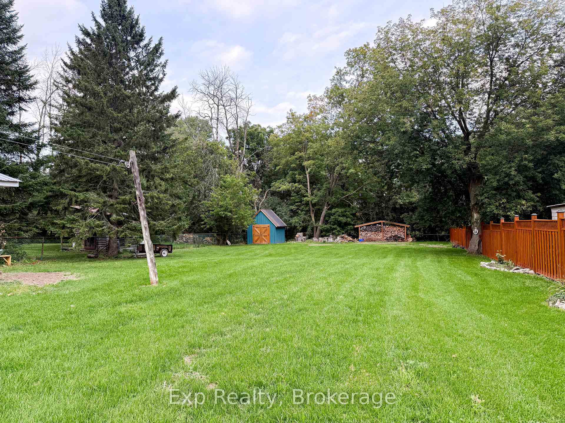 Photo 4 of 508 Ashley Street, Belleville, Thurlow Ward — HOMEH
