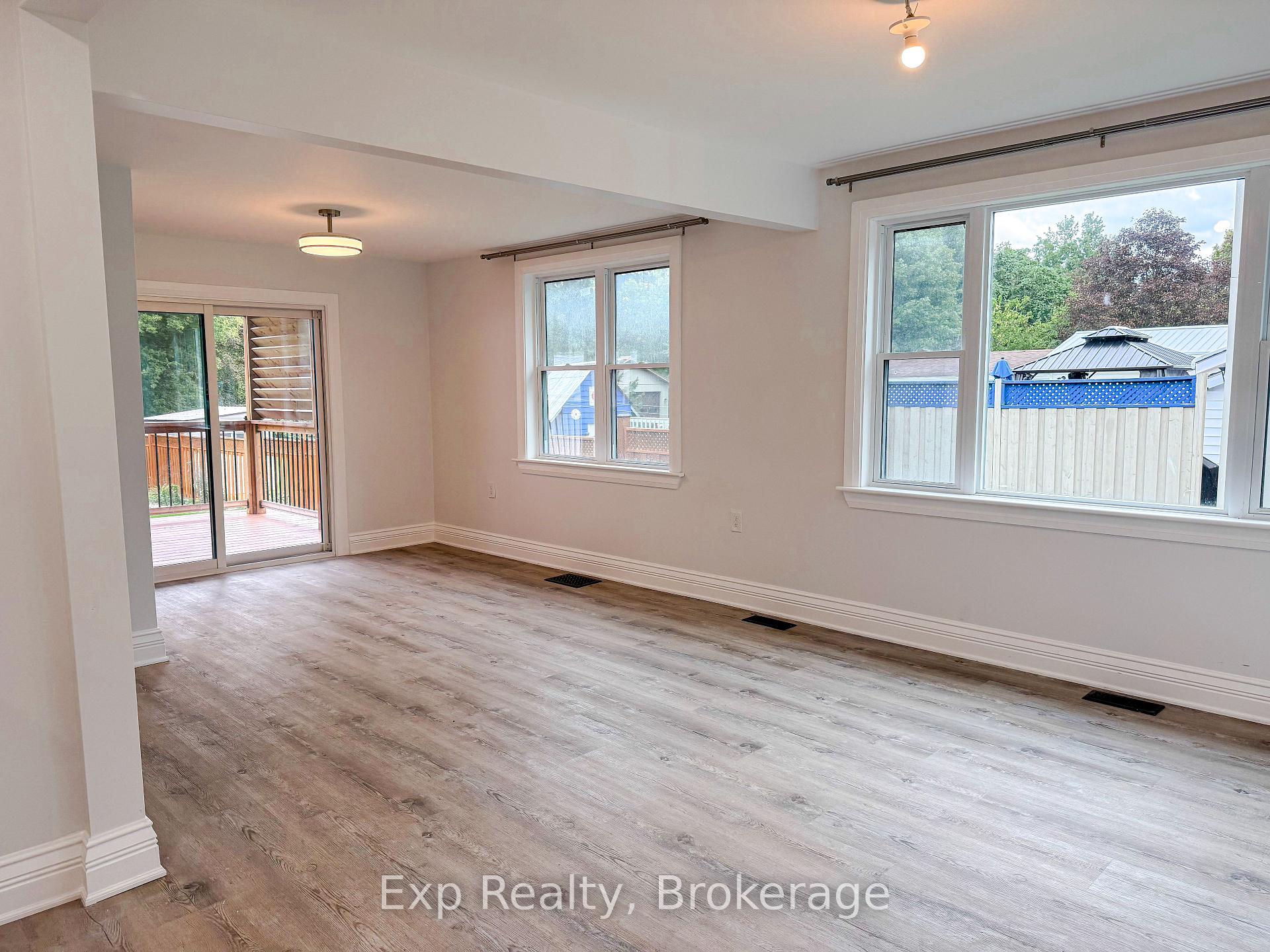 Photo 8 of 508 Ashley Street, Belleville, Thurlow Ward — HOMEH
