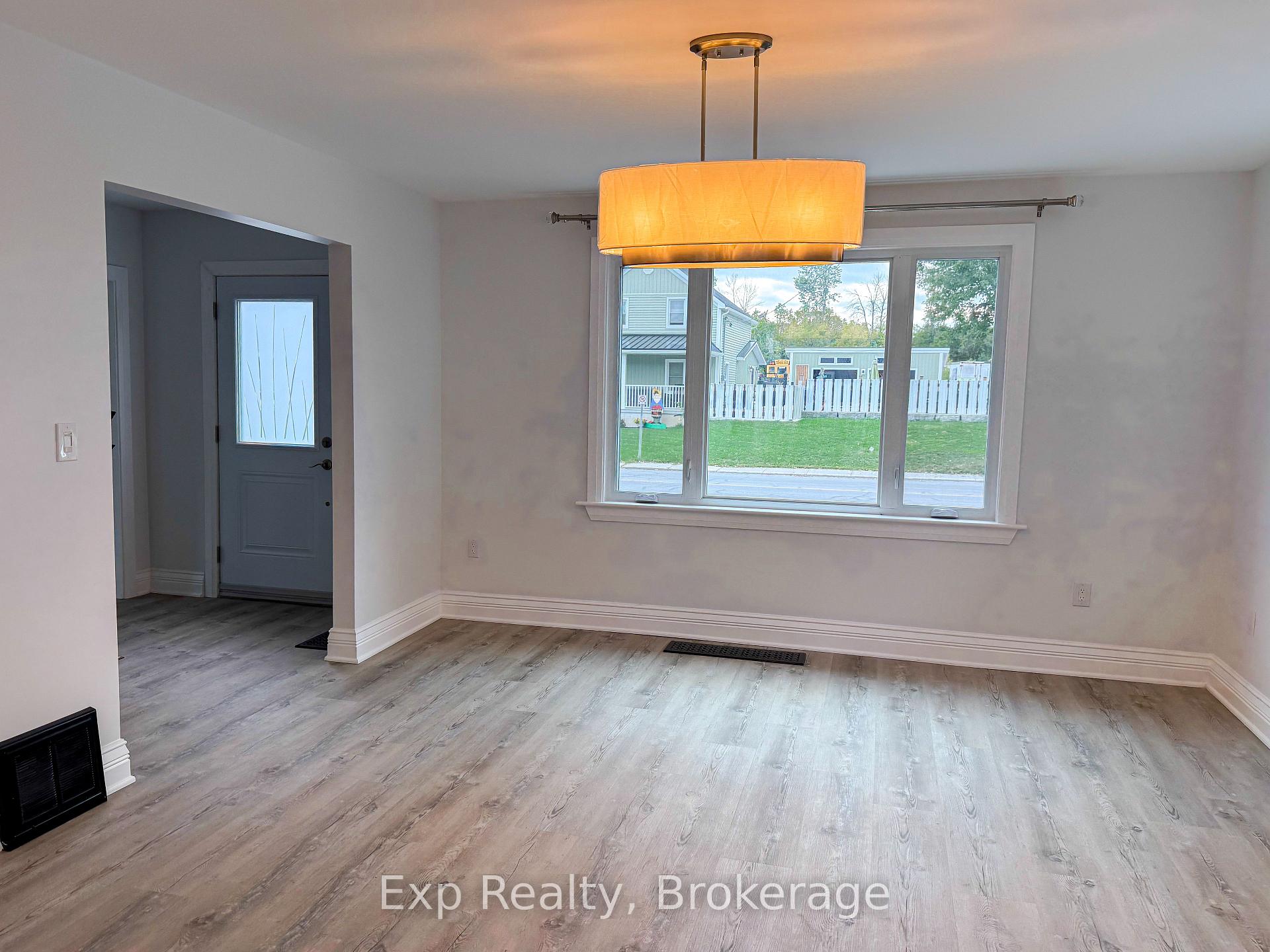 Photo 10 of 508 Ashley Street, Belleville, Thurlow Ward — HOMEH