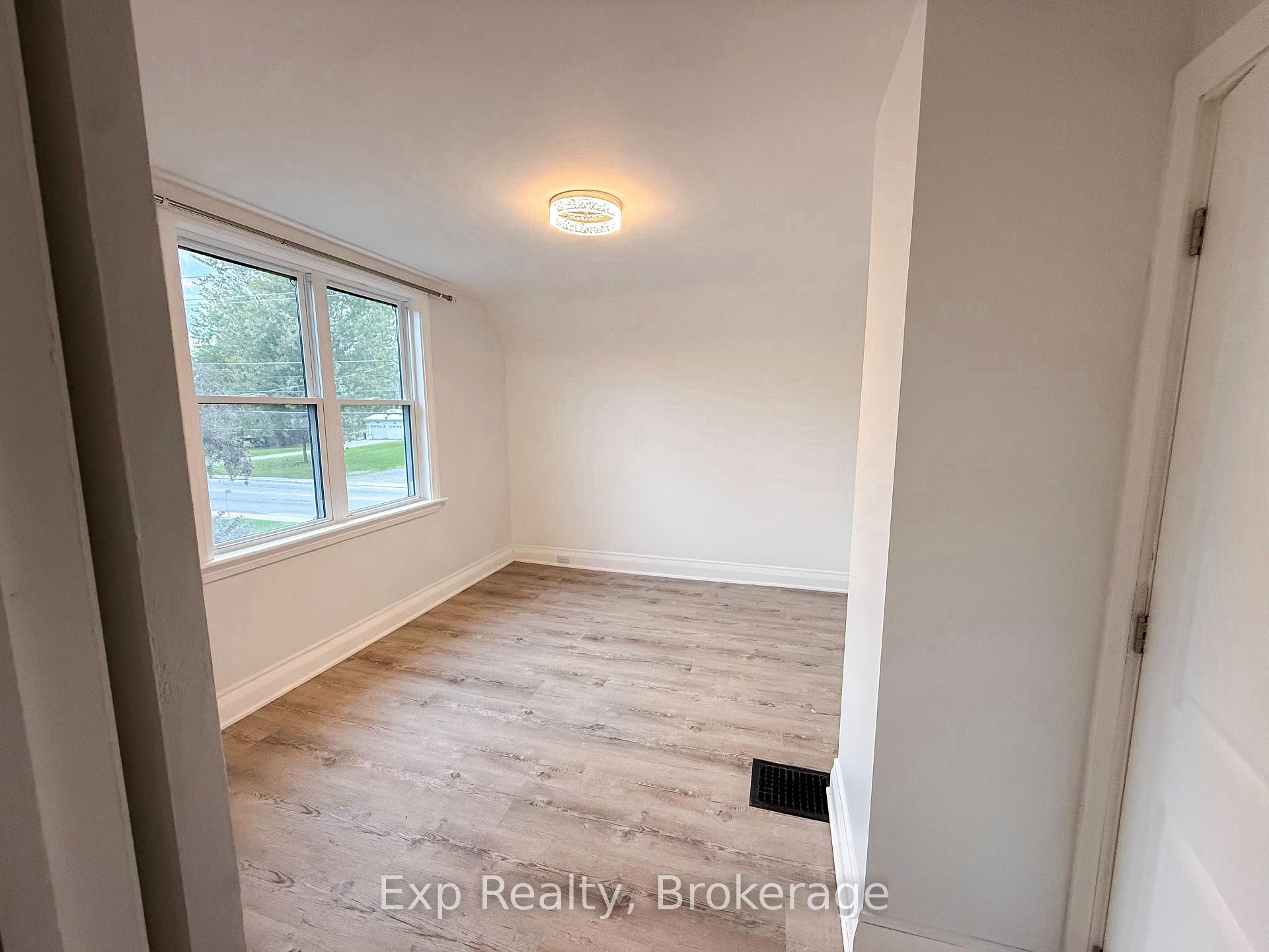 Photo 20 of 508 Ashley Street, Belleville, Thurlow Ward — HOMEH