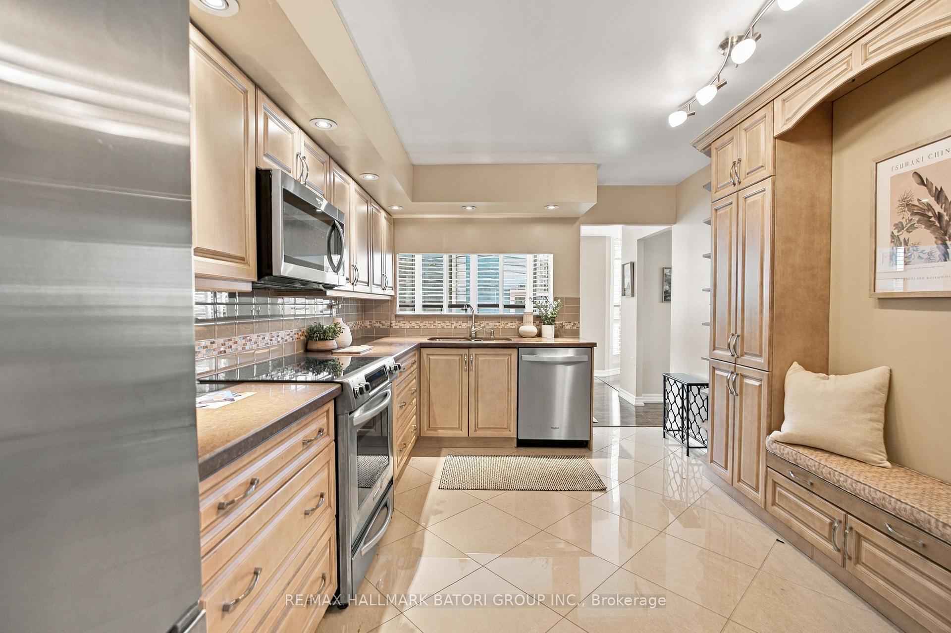 Photo 12 of Unit 702, 33 Elmhurst Avenue, North York, Lansing-Westgate — HOMEH