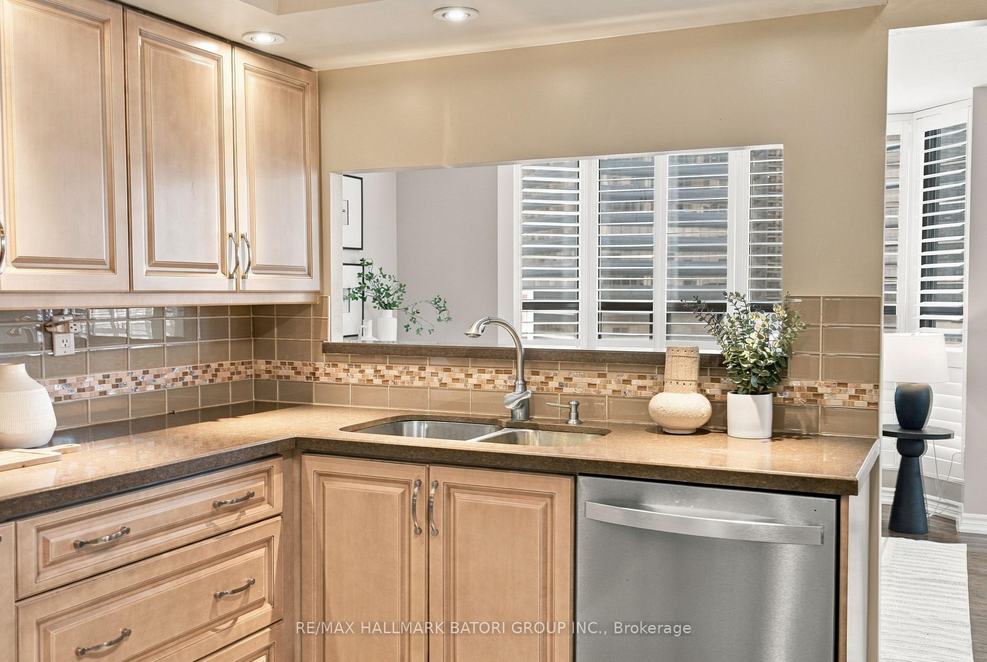 Photo 13 of Unit 702, 33 Elmhurst Avenue, North York, Lansing-Westgate — HOMEH