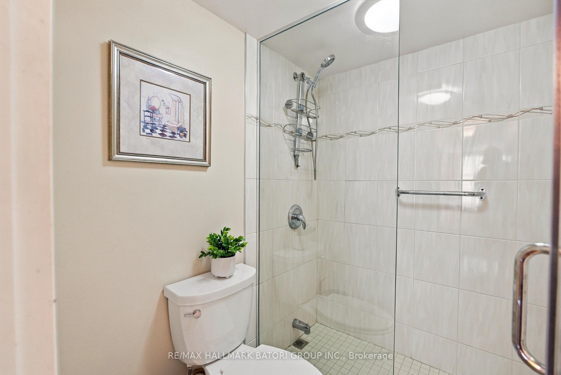 Photo 23 of Unit 702, 33 Elmhurst Avenue, North York, Lansing-Westgate — HOMEH