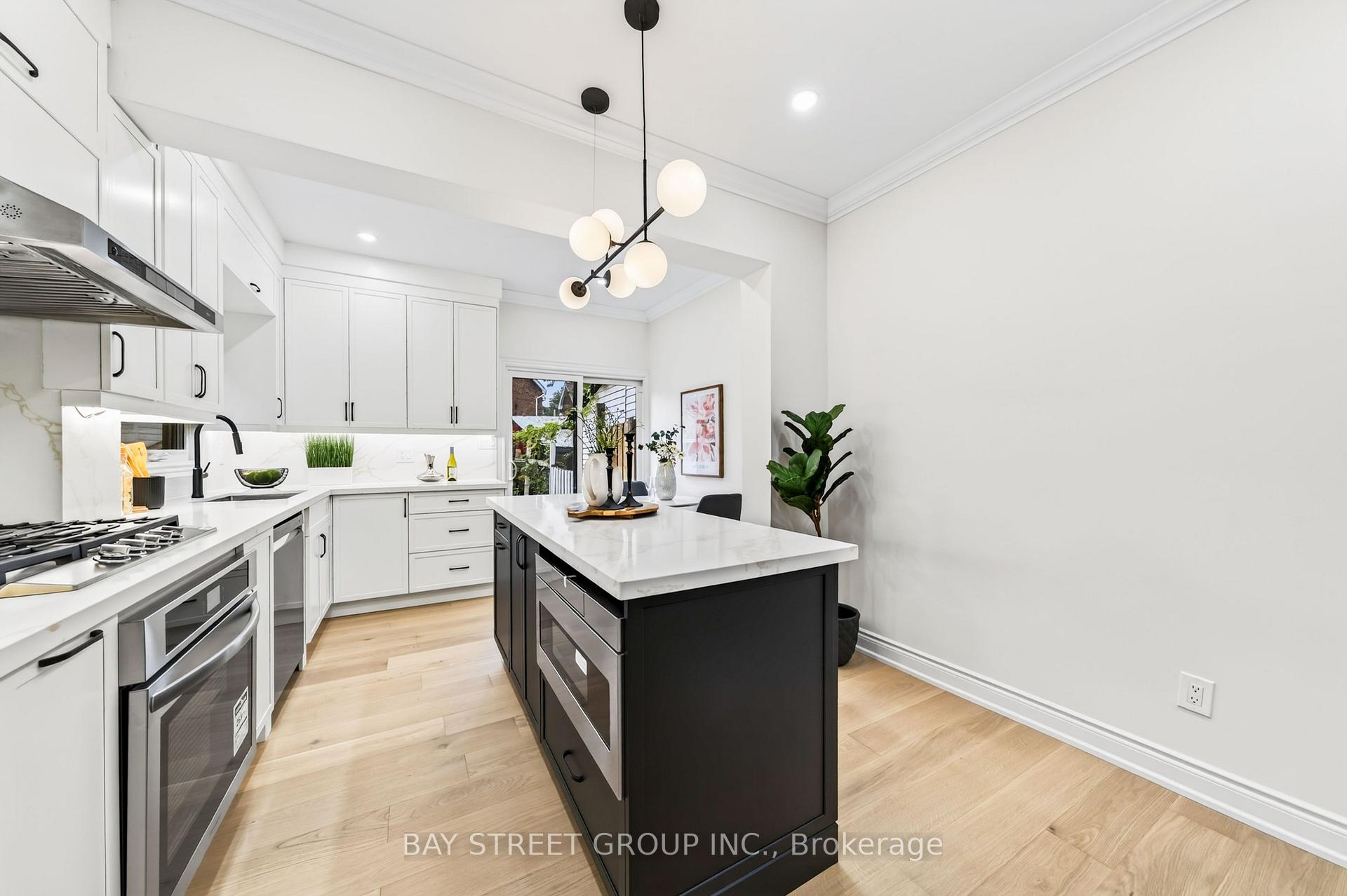 Photo 13 of 49 Emerson Avenue, Toronto, Dovercourt-Wallace Emerson-Junction — HOMEH