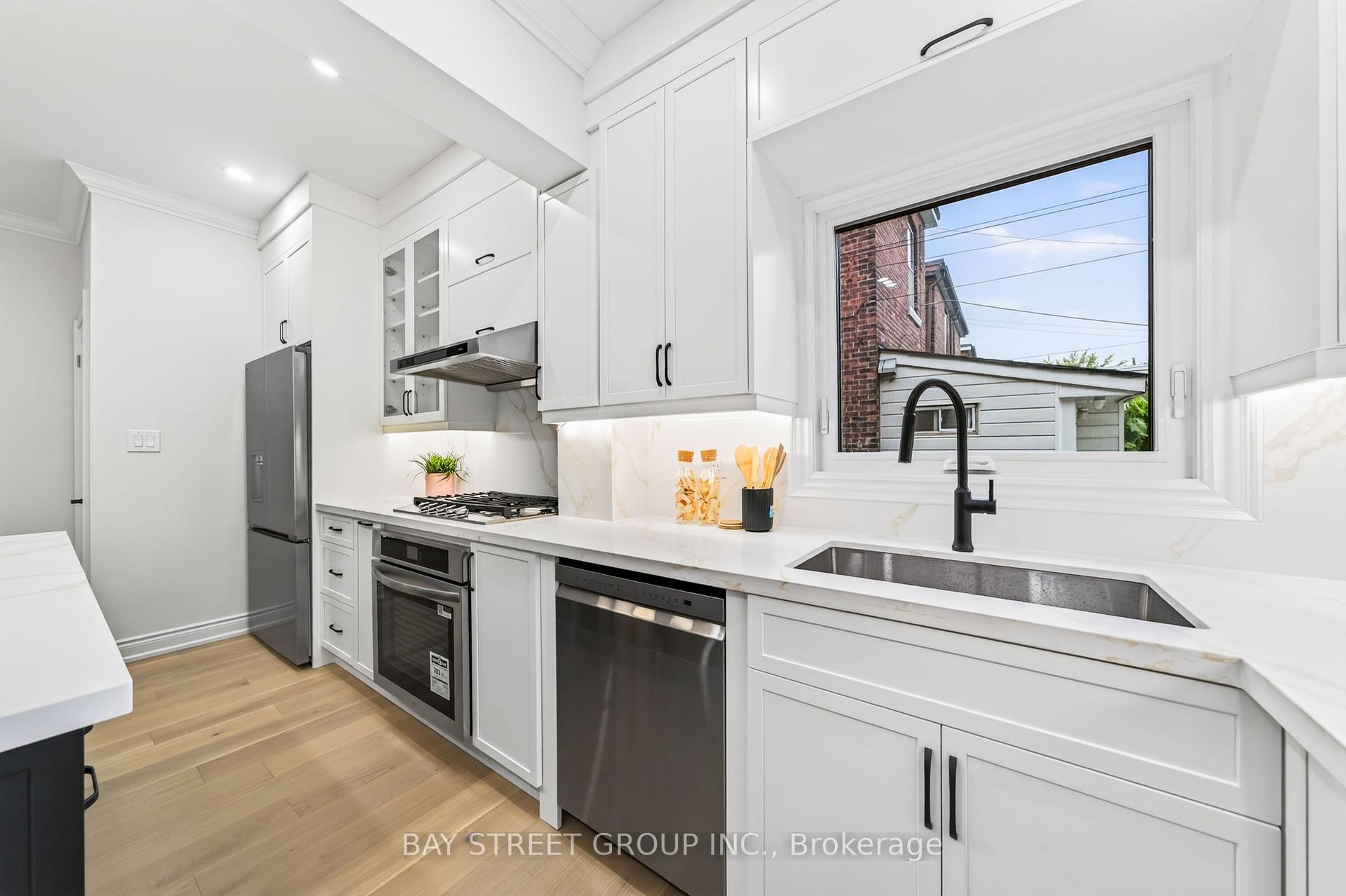 Photo 14 of 49 Emerson Avenue, Toronto, Dovercourt-Wallace Emerson-Junction — HOMEH