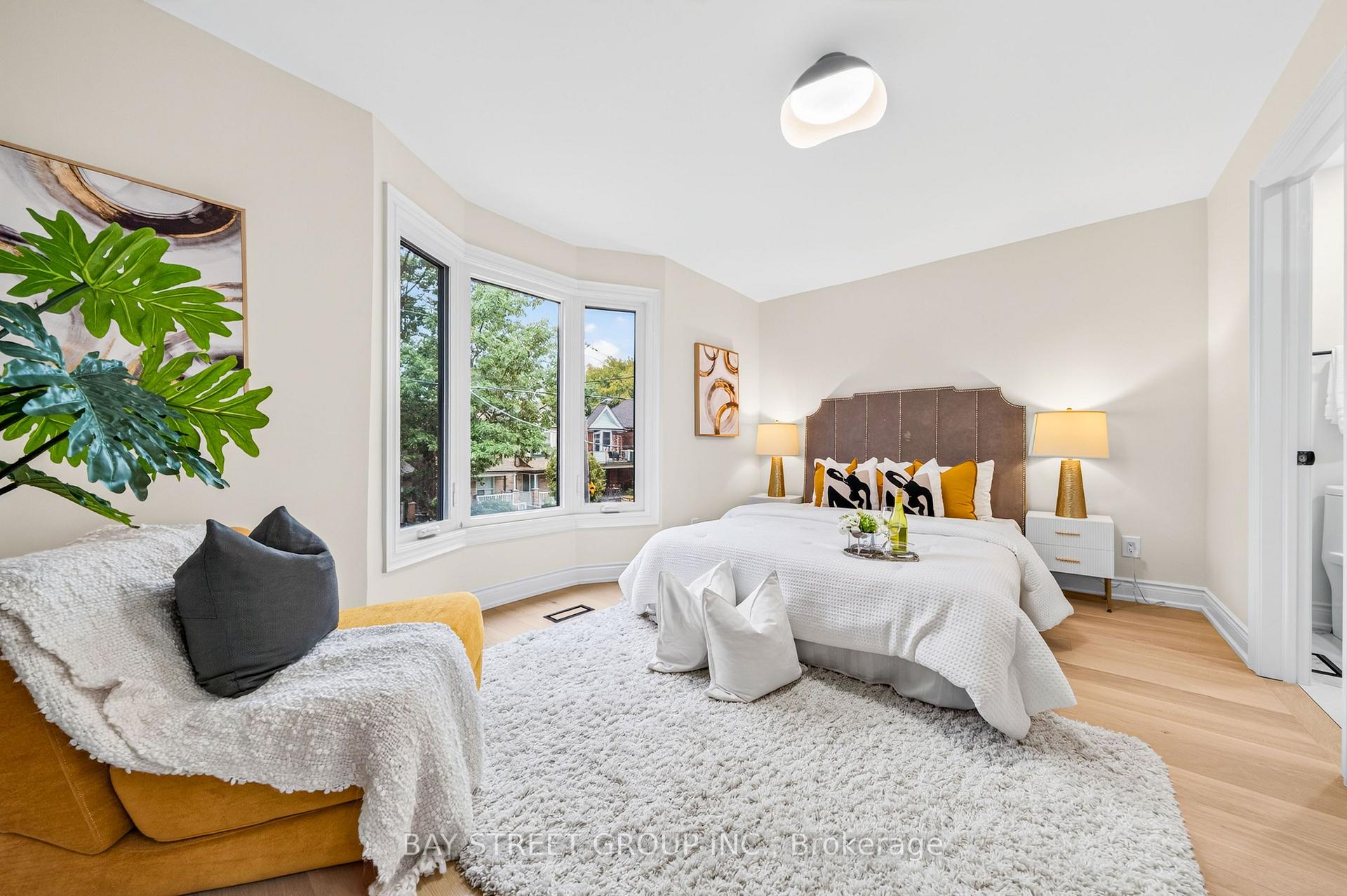 Photo 21 of 49 Emerson Avenue, Toronto, Dovercourt-Wallace Emerson-Junction — HOMEH