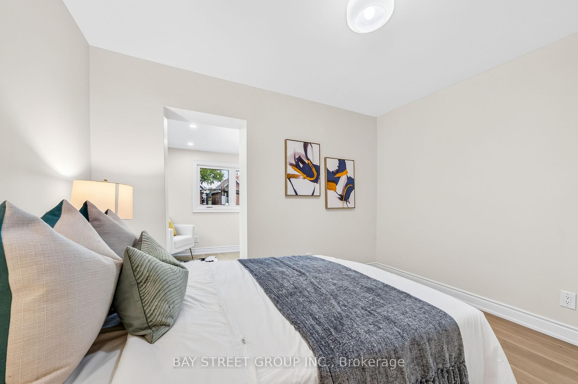 Photo 26 of 49 Emerson Avenue, Toronto, Dovercourt-Wallace Emerson-Junction — HOMEH