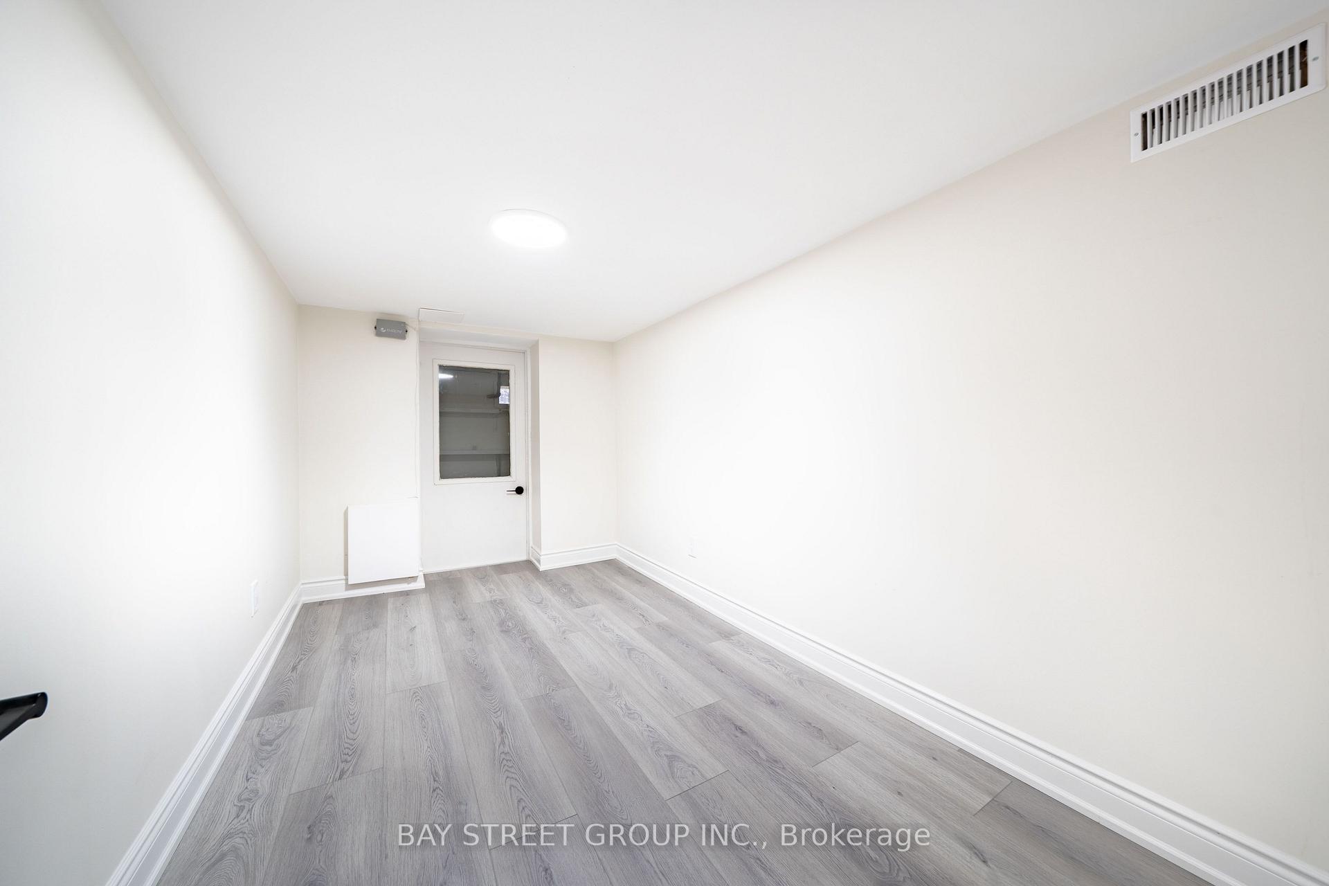 Photo 37 of 49 Emerson Avenue, Toronto, Dovercourt-Wallace Emerson-Junction — HOMEH
