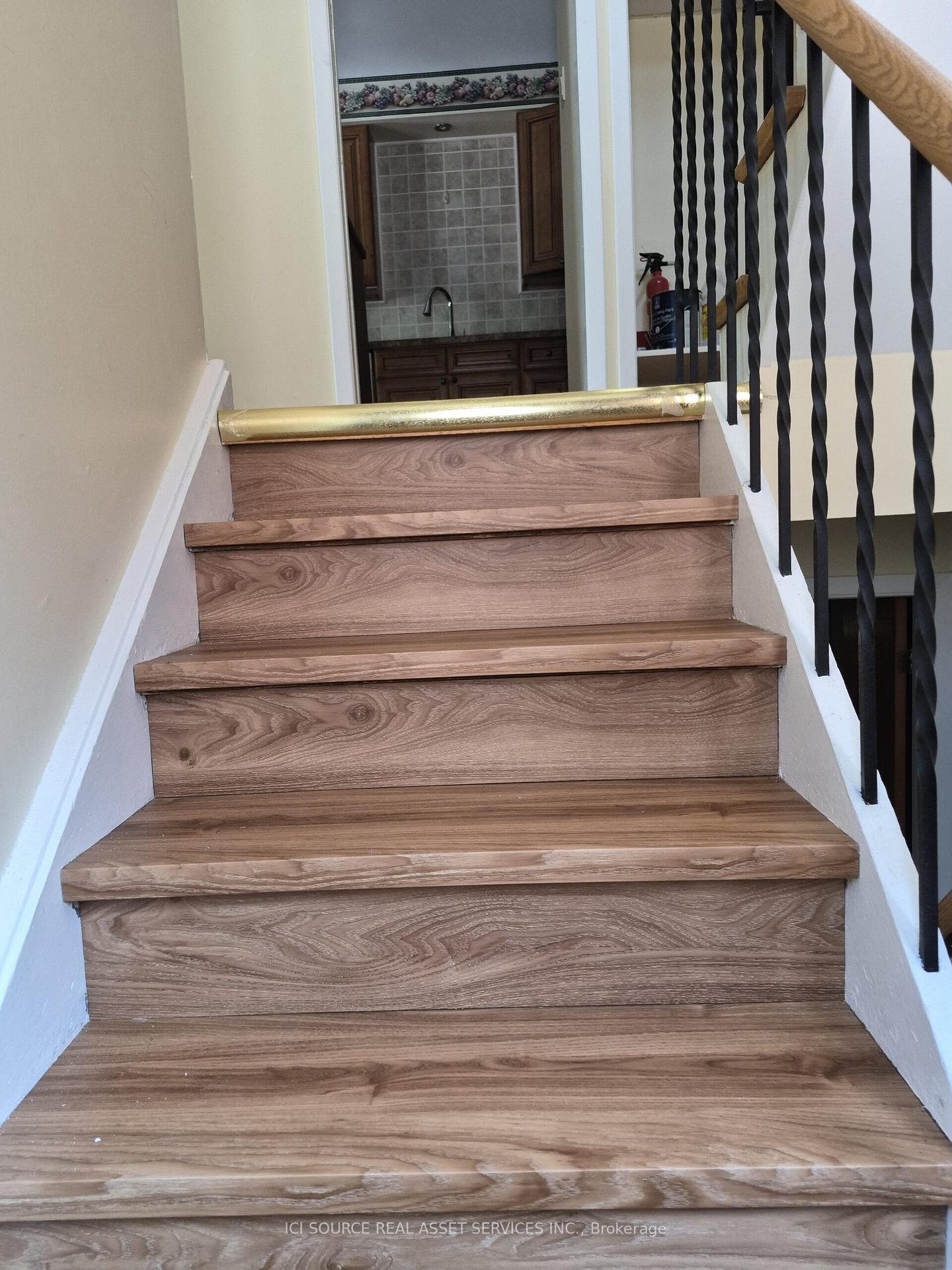 Photo 10 of 122 Lucas Street, Richmond Hill, Mill Pond — HOMEH