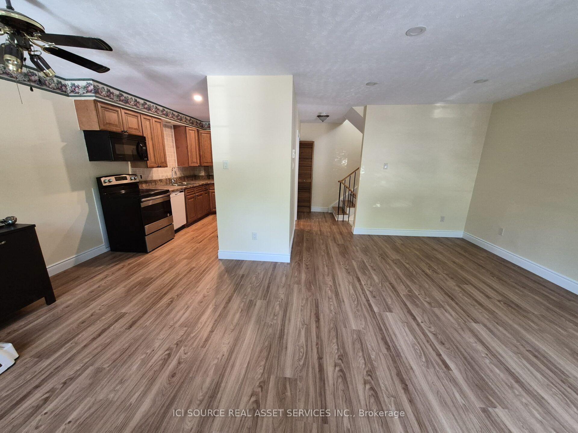 Photo 15 of 122 Lucas Street, Richmond Hill, Mill Pond — HOMEH