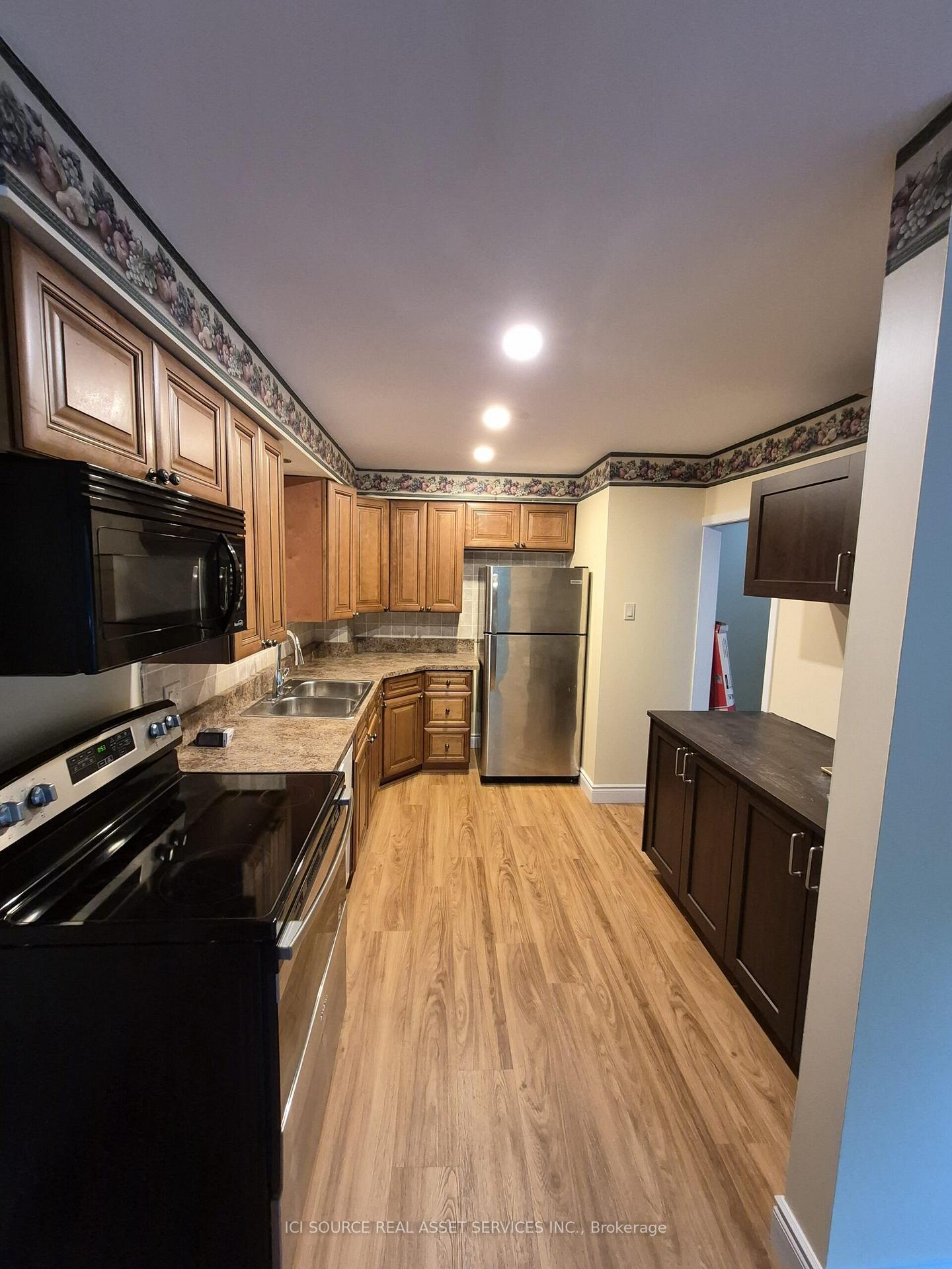 Photo 16 of 122 Lucas Street, Richmond Hill, Mill Pond — HOMEH