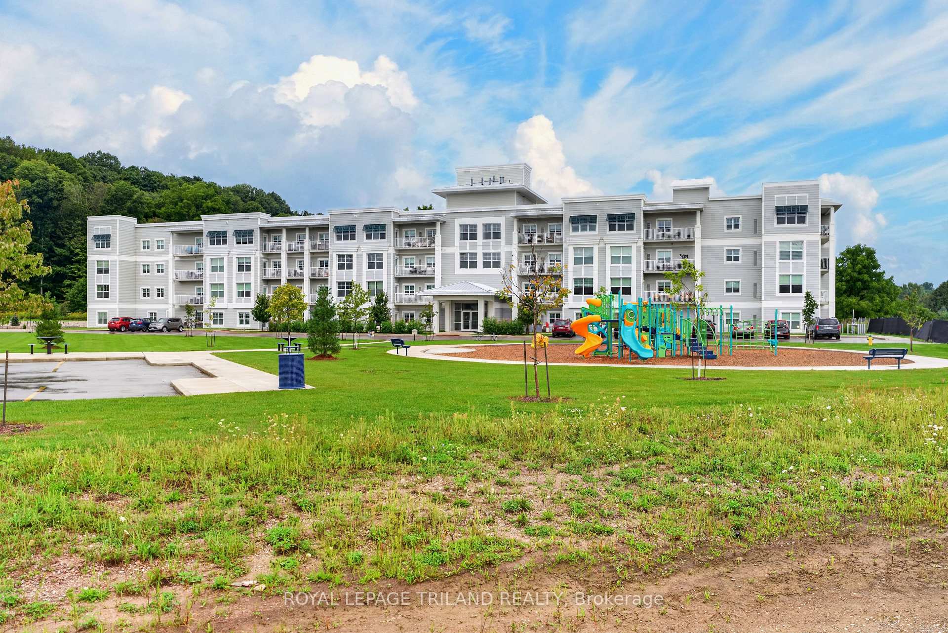 Photo 4 of Unit 102, 100 The Promenade, Central Elgin, Port Stanley — HOMEH