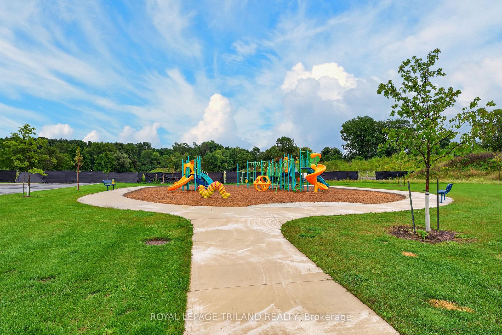 Photo 5 of Unit 102, 100 The Promenade, Central Elgin, Port Stanley — HOMEH