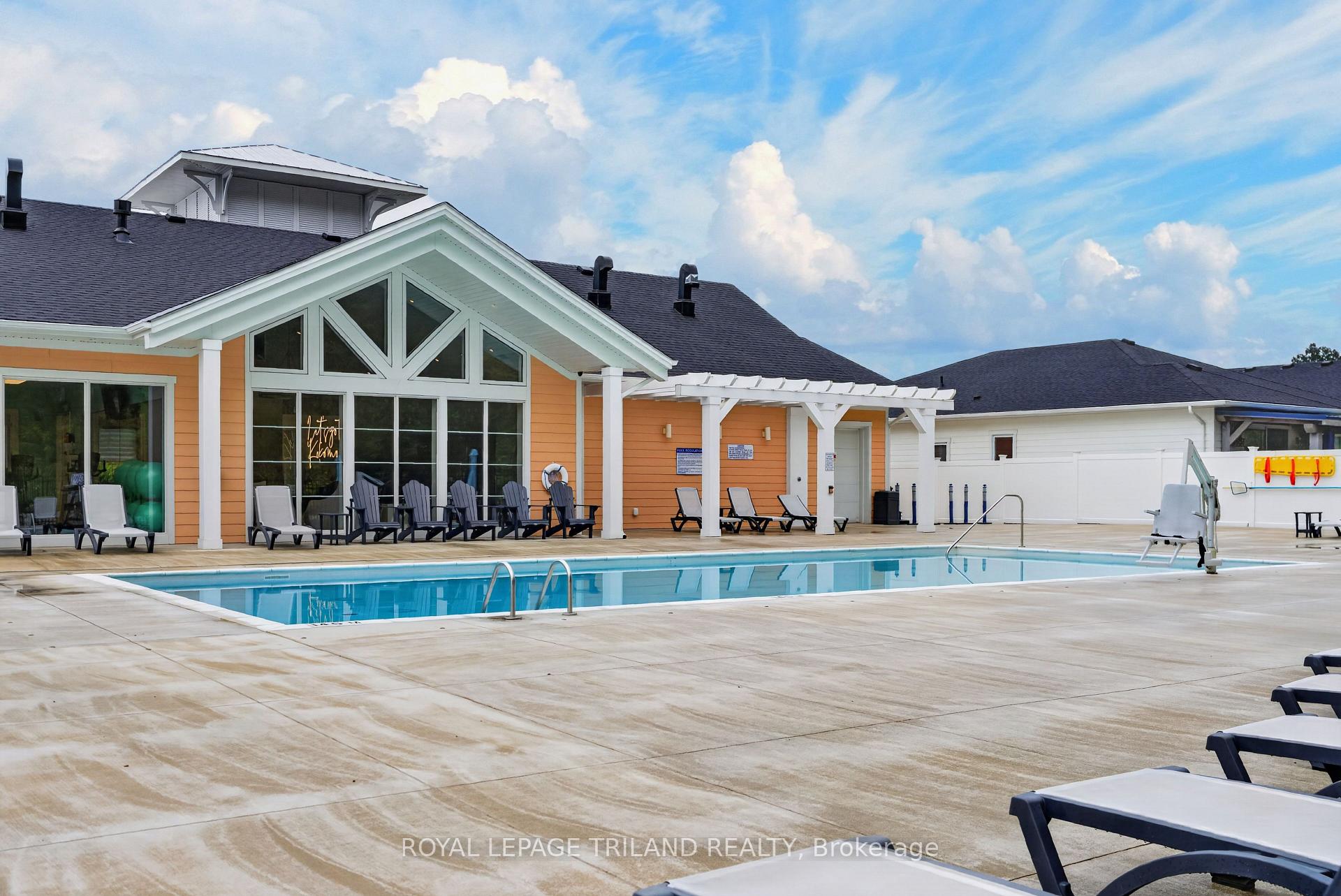 Photo 21 of Unit 102, 100 The Promenade, Central Elgin, Port Stanley — HOMEH
