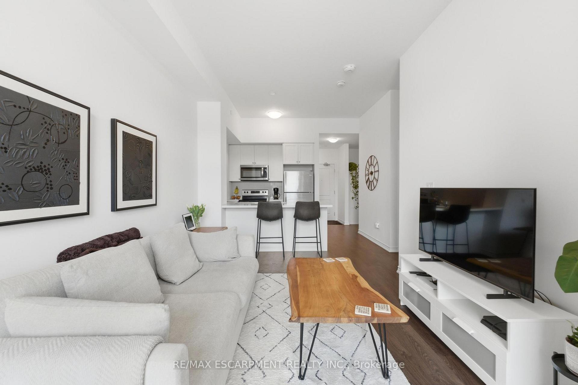 Photo 8 of Unit 112, 460 Dundas Street E, Hamilton, Waterdown — HOMEH
