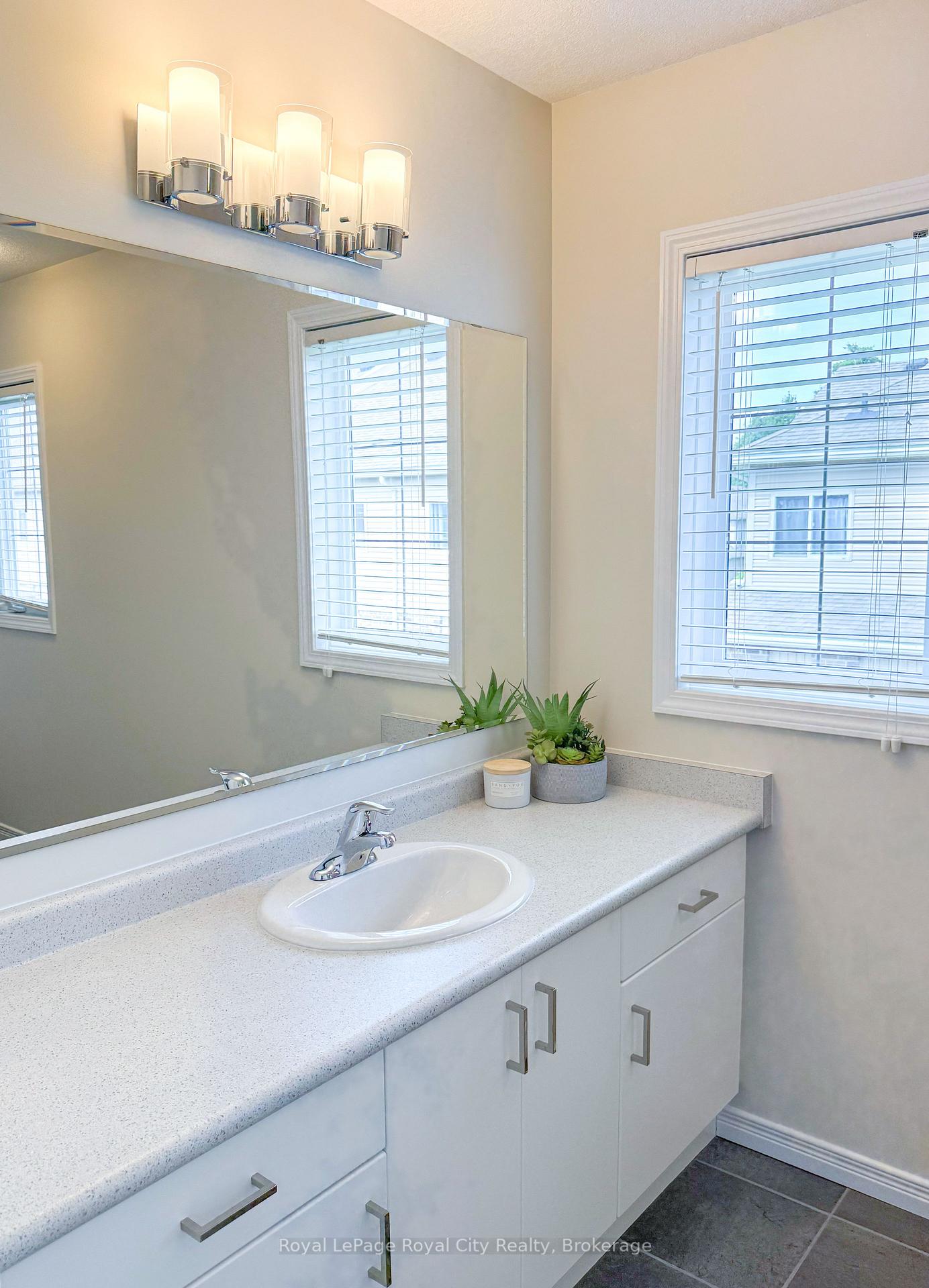 Photo 18 of 50 Machado Street, Kitchener, Huron Park — HOMEH