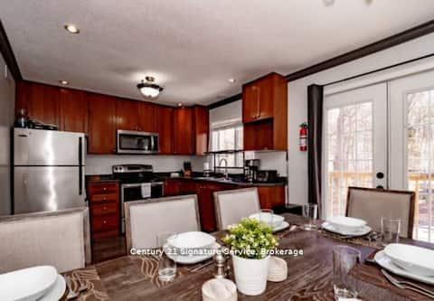 Photo 4 of Unit 1, 879 Stephenson Road E, Huntsville — HOMEH