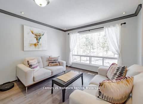 Photo 5 of Unit 1, 879 Stephenson Road E, Huntsville — HOMEH