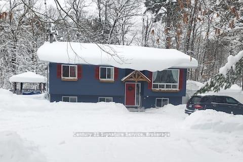 Photo 6 of Unit 1, 879 Stephenson Road E, Huntsville — HOMEH