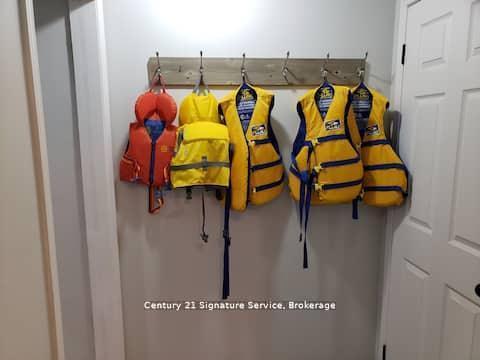 Photo 33 of Unit 1, 879 Stephenson Road E, Huntsville — HOMEH