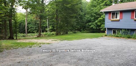 Photo 44 of Unit 1, 879 Stephenson Road E, Huntsville — HOMEH