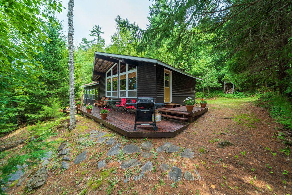 Photo 2 of 1021 Blue Jay Lane, Frontenac, Frontenac North — HOMEH