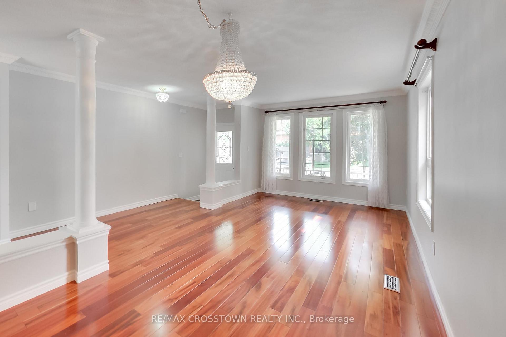 Photo 5 of 50 Petermann Street, Aurora, Bayview Northeast — HOMEH