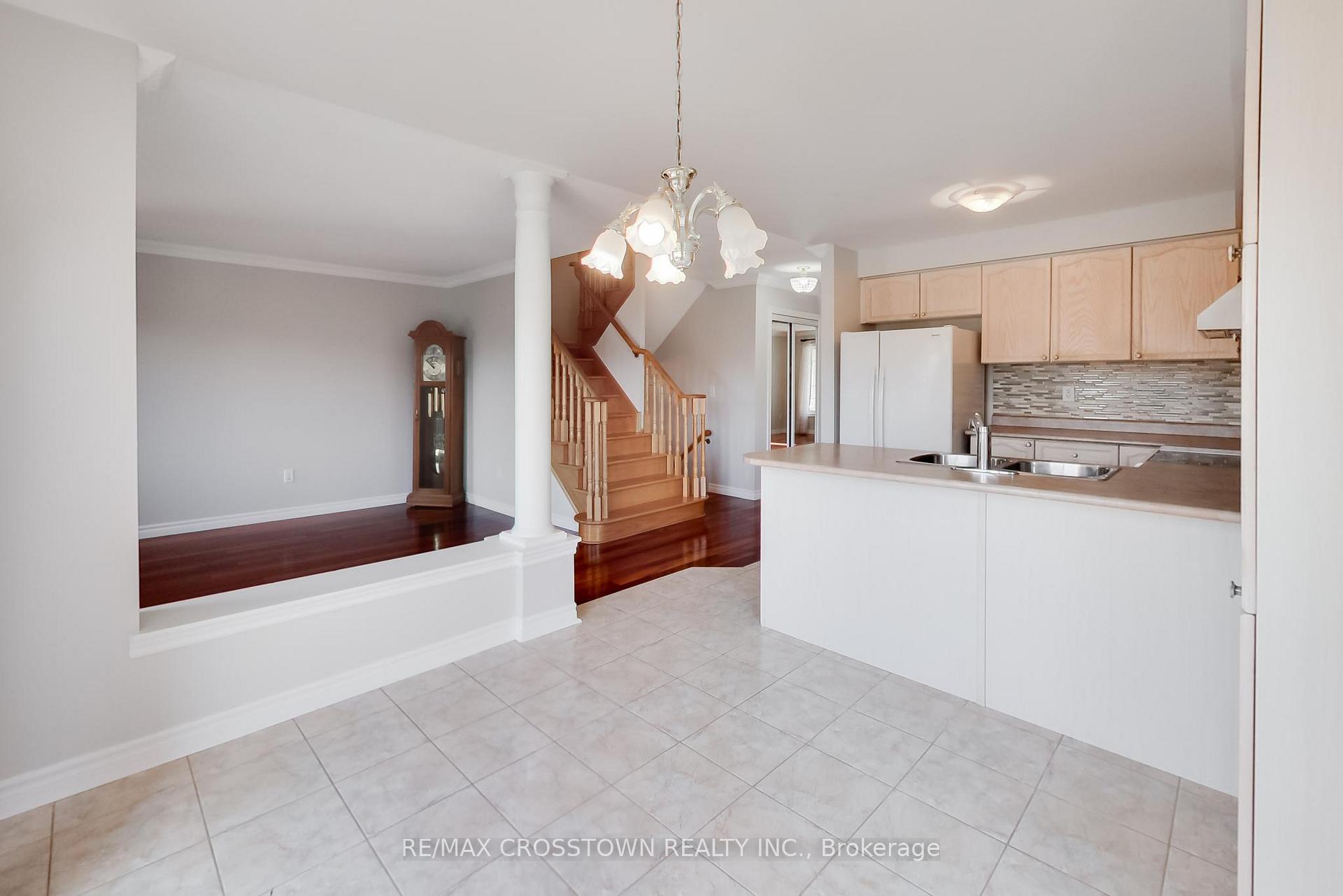 Photo 16 of 50 Petermann Street, Aurora, Bayview Northeast — HOMEH