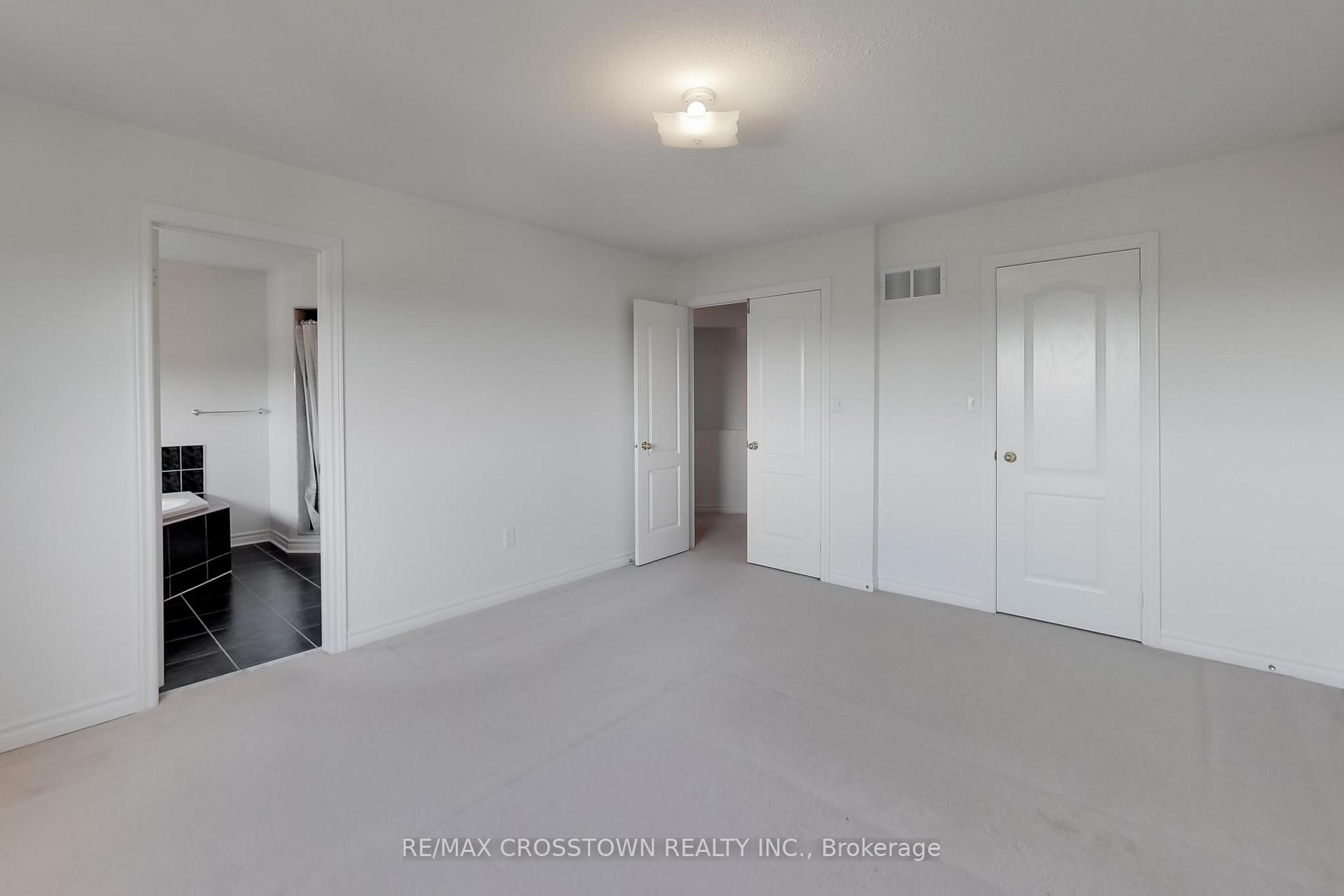 Photo 23 of 50 Petermann Street, Aurora, Bayview Northeast — HOMEH