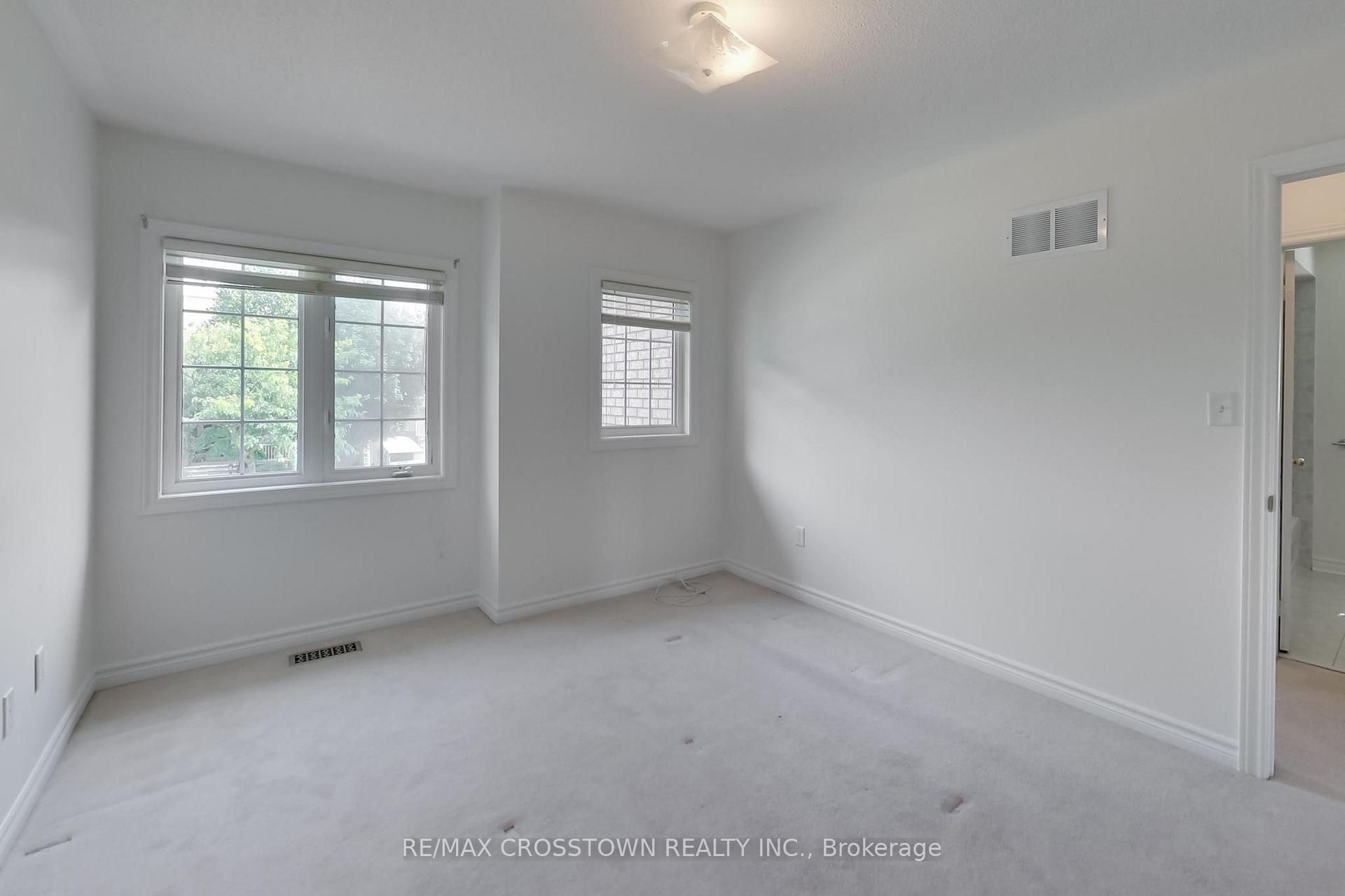 Photo 27 of 50 Petermann Street, Aurora, Bayview Northeast — HOMEH