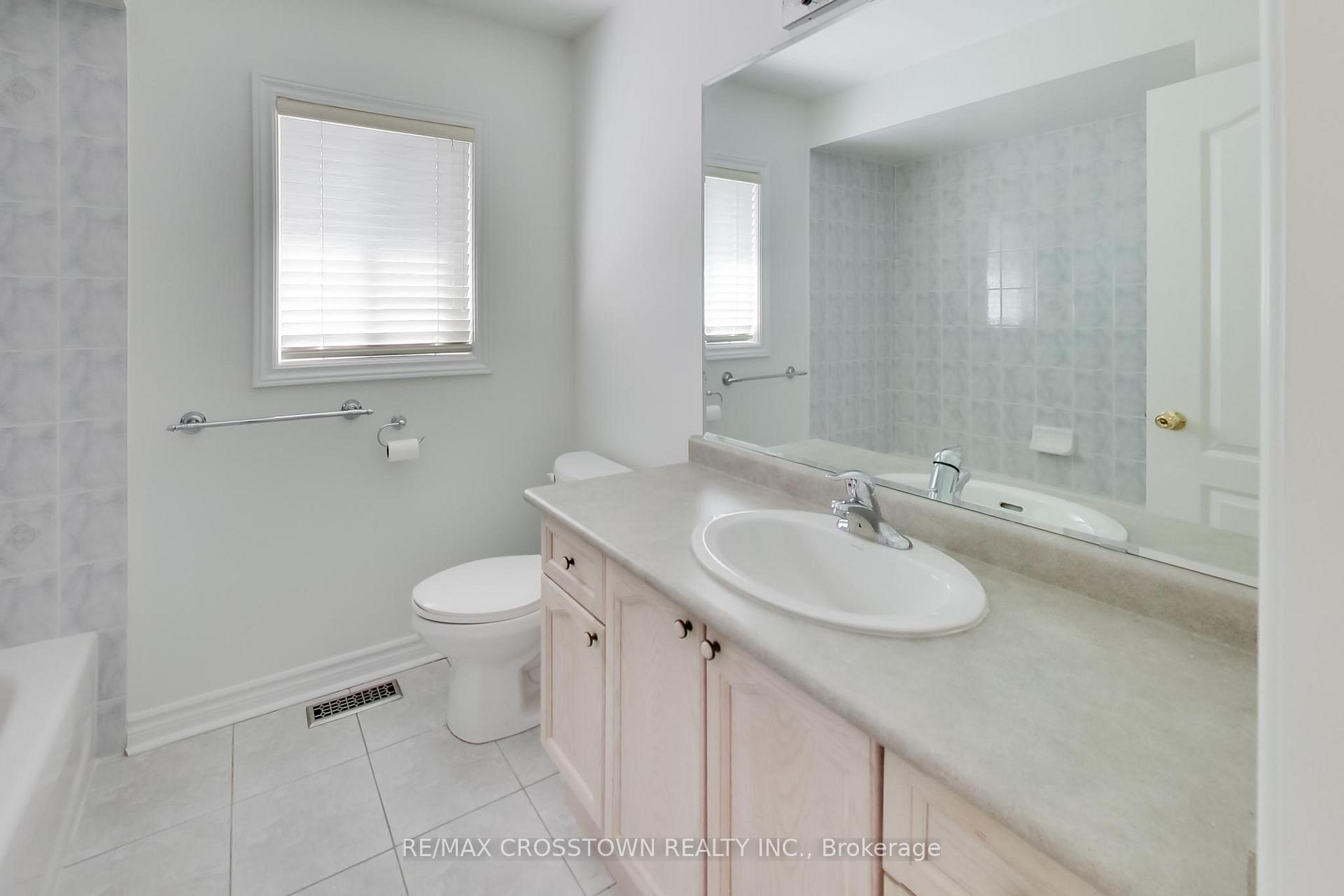 Photo 28 of 50 Petermann Street, Aurora, Bayview Northeast — HOMEH